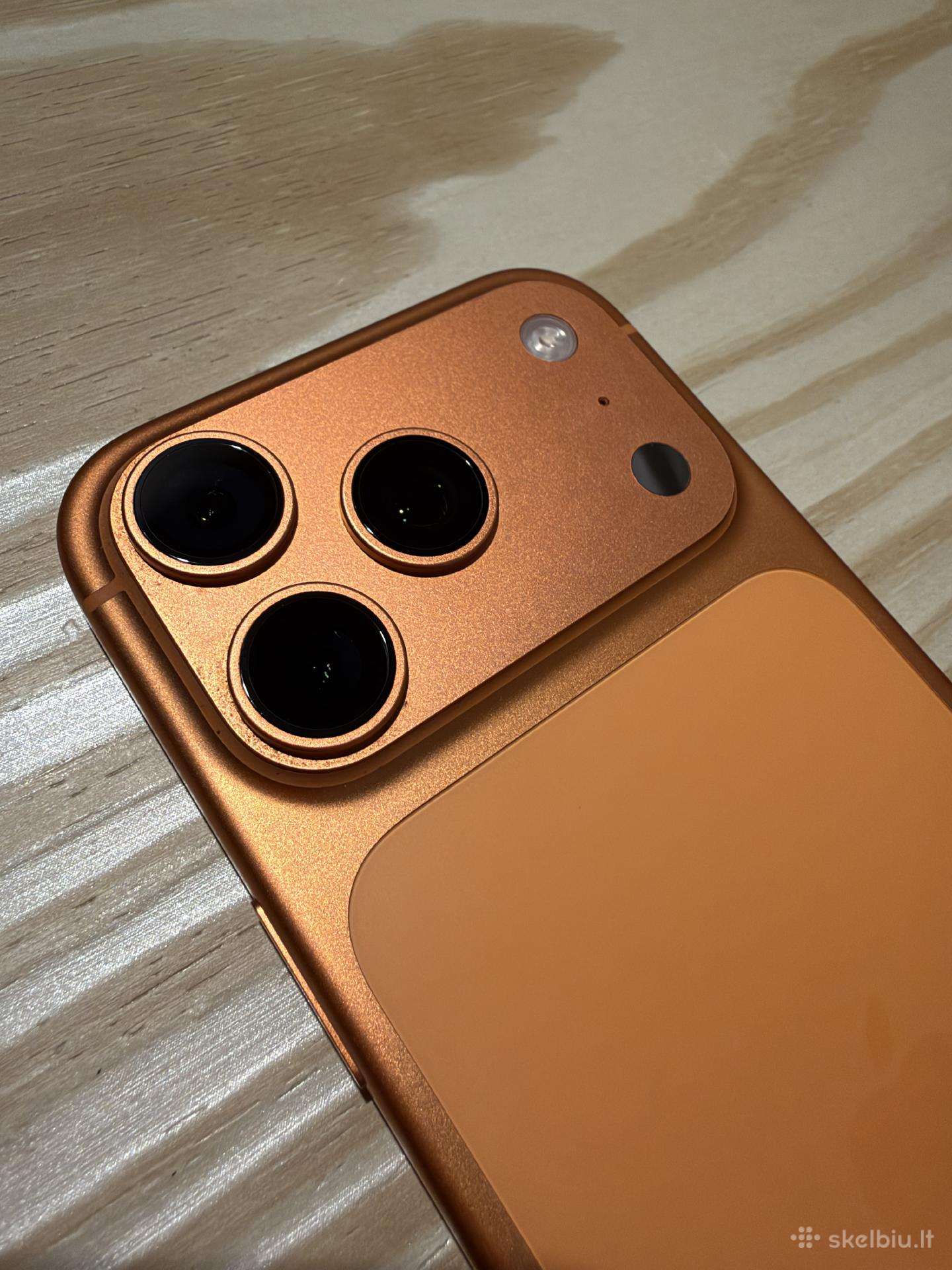 iPhone 17 Pro 256gb - Cosmic Orange