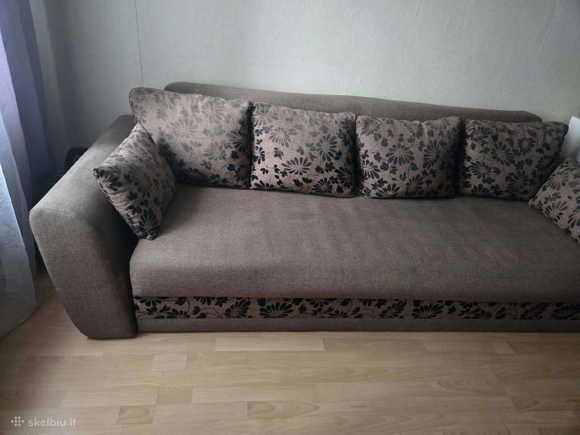 Naudota sofa