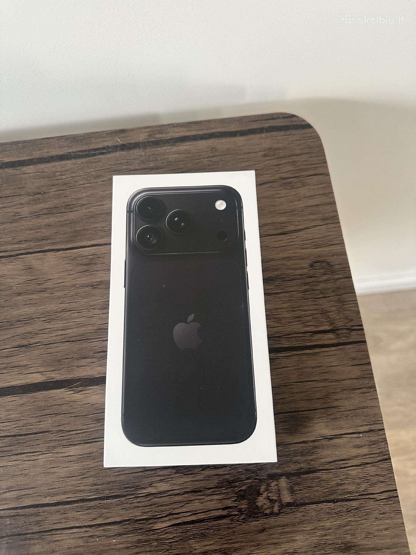 iPhone 18 pro black 256gb neispakuotas