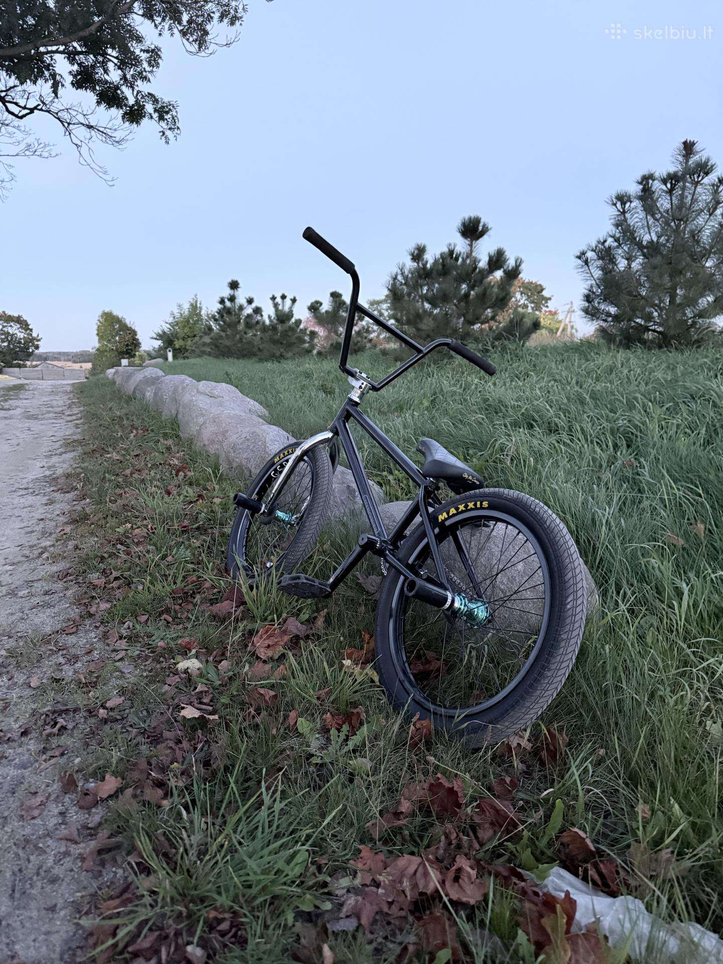 Rimtas custom BMX buildas
