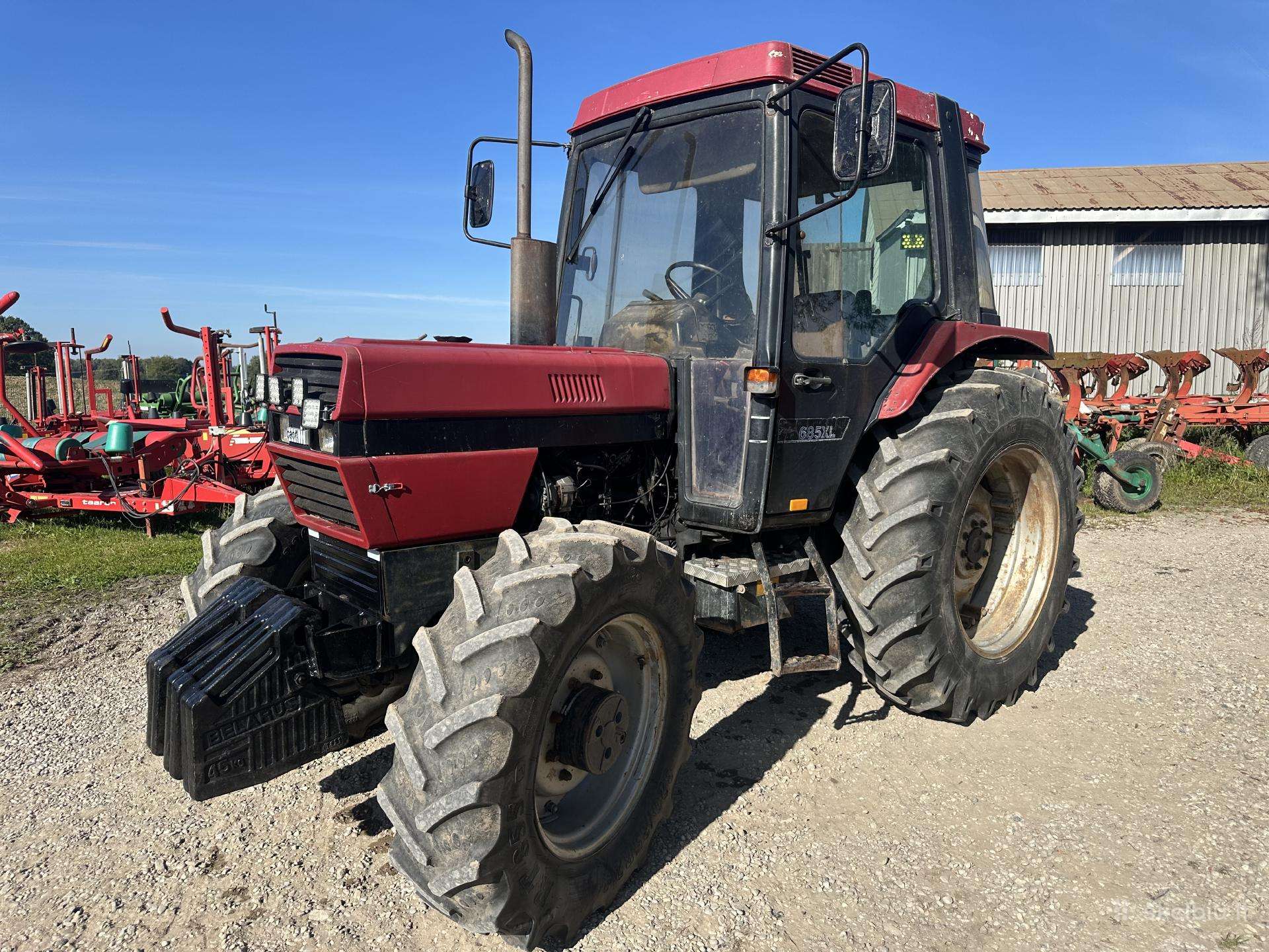 Traktorius case 685xl