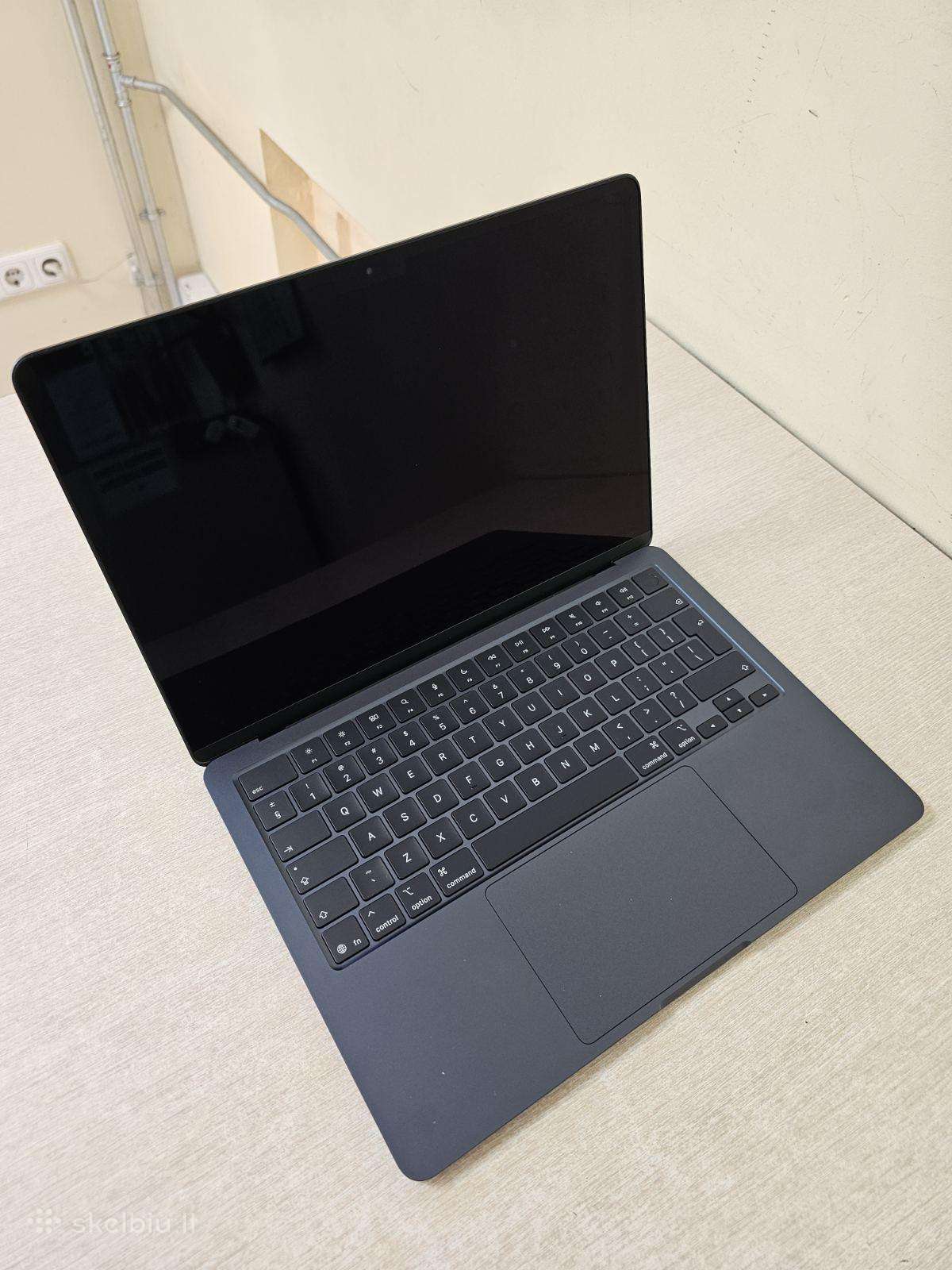 MacBook Air 13.6 2025 M4/16gb/256gb SSD - 900eur