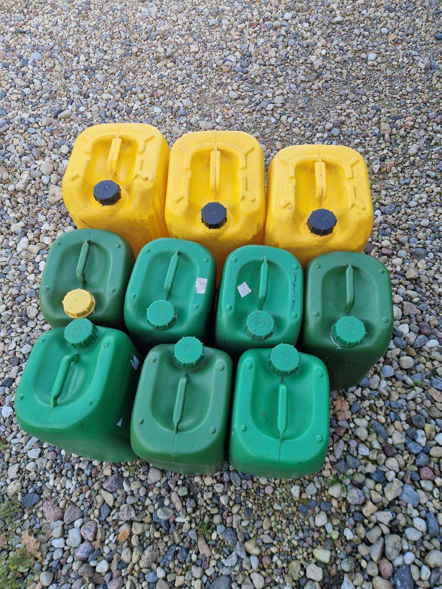Plastikiniai maisto bakeliai 10l ir 20l talpos