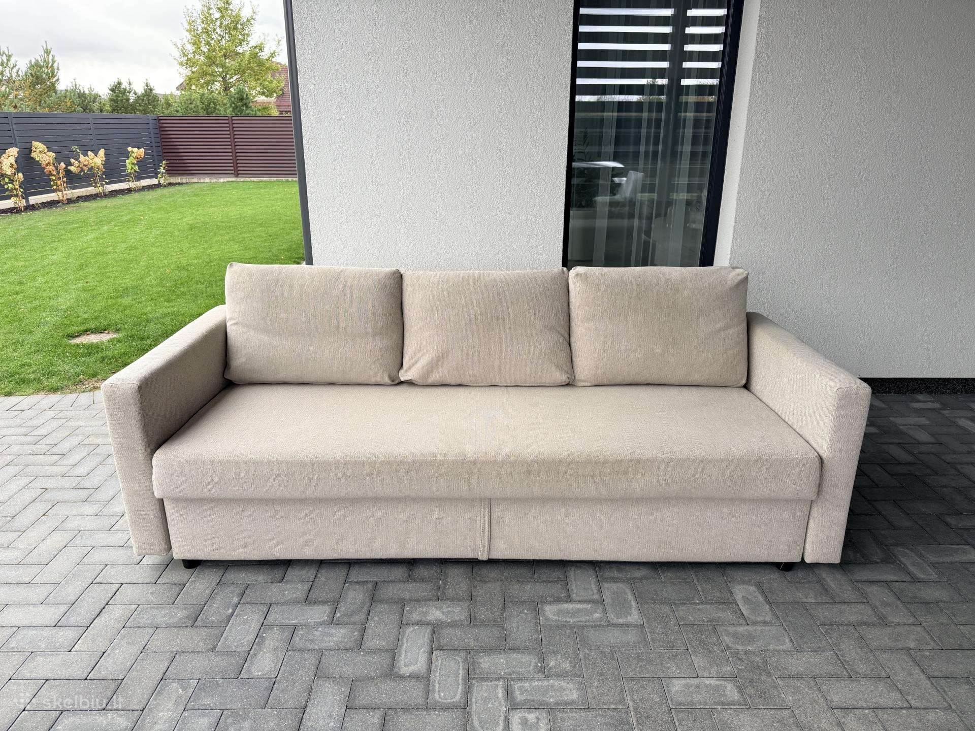 Sofa su miegamąja dalimi