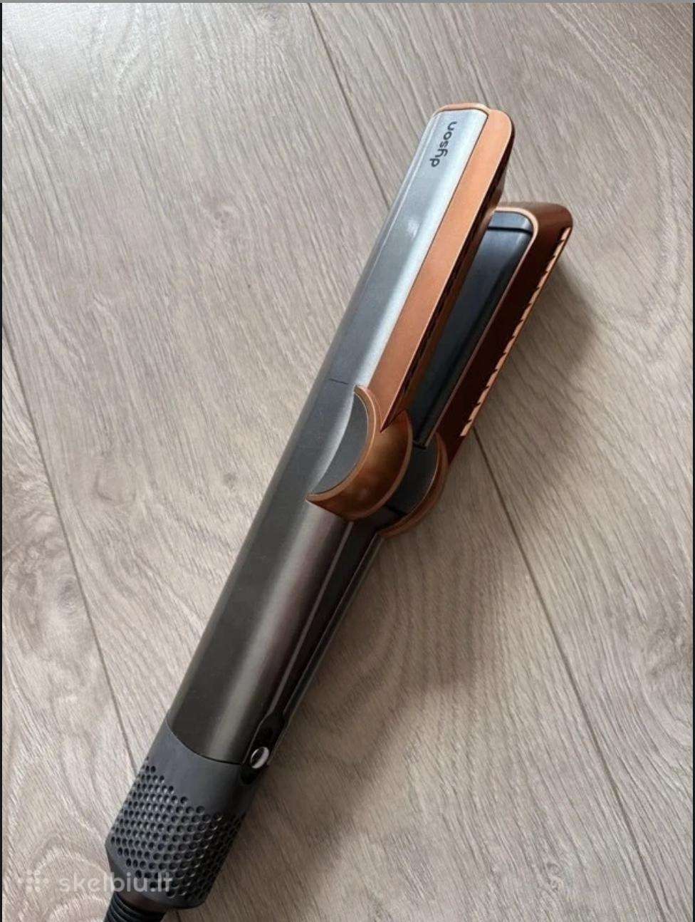 Dyson Airstrait