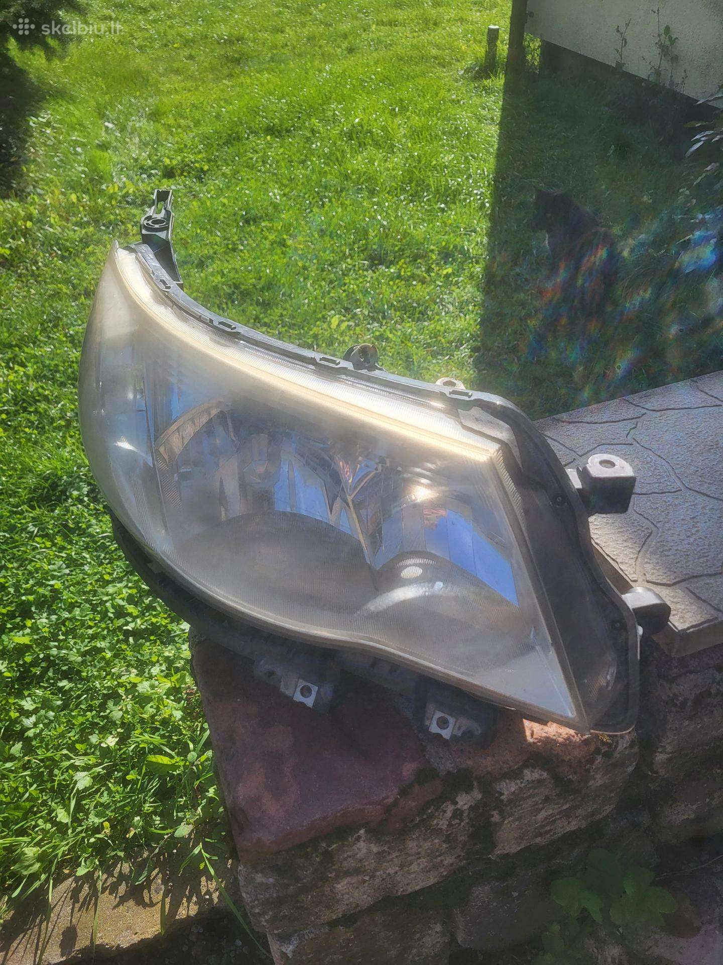 Subaru Forester Sh dešinysis xenon žibintas