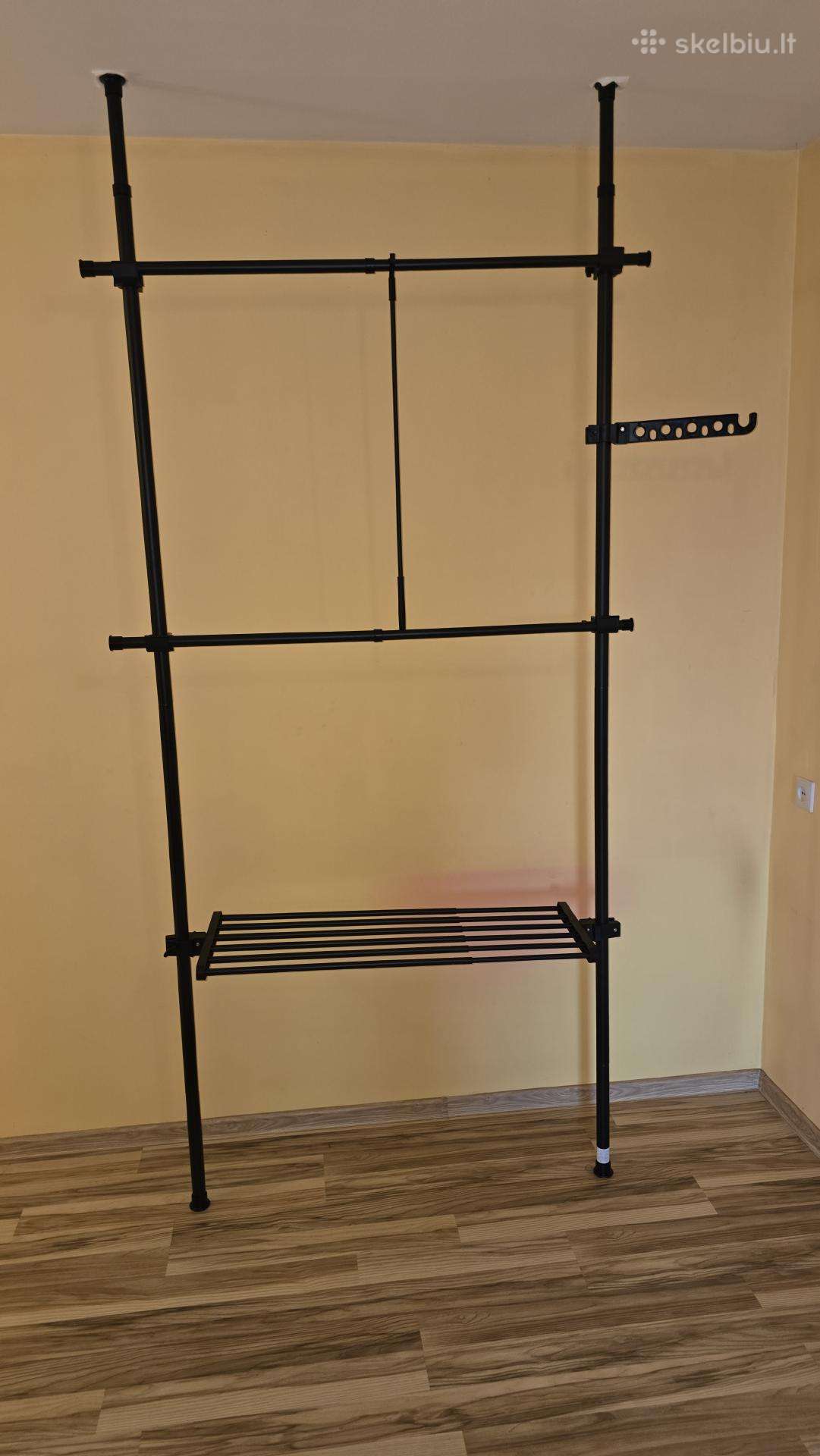 Teleskopinė drabužių kabykla