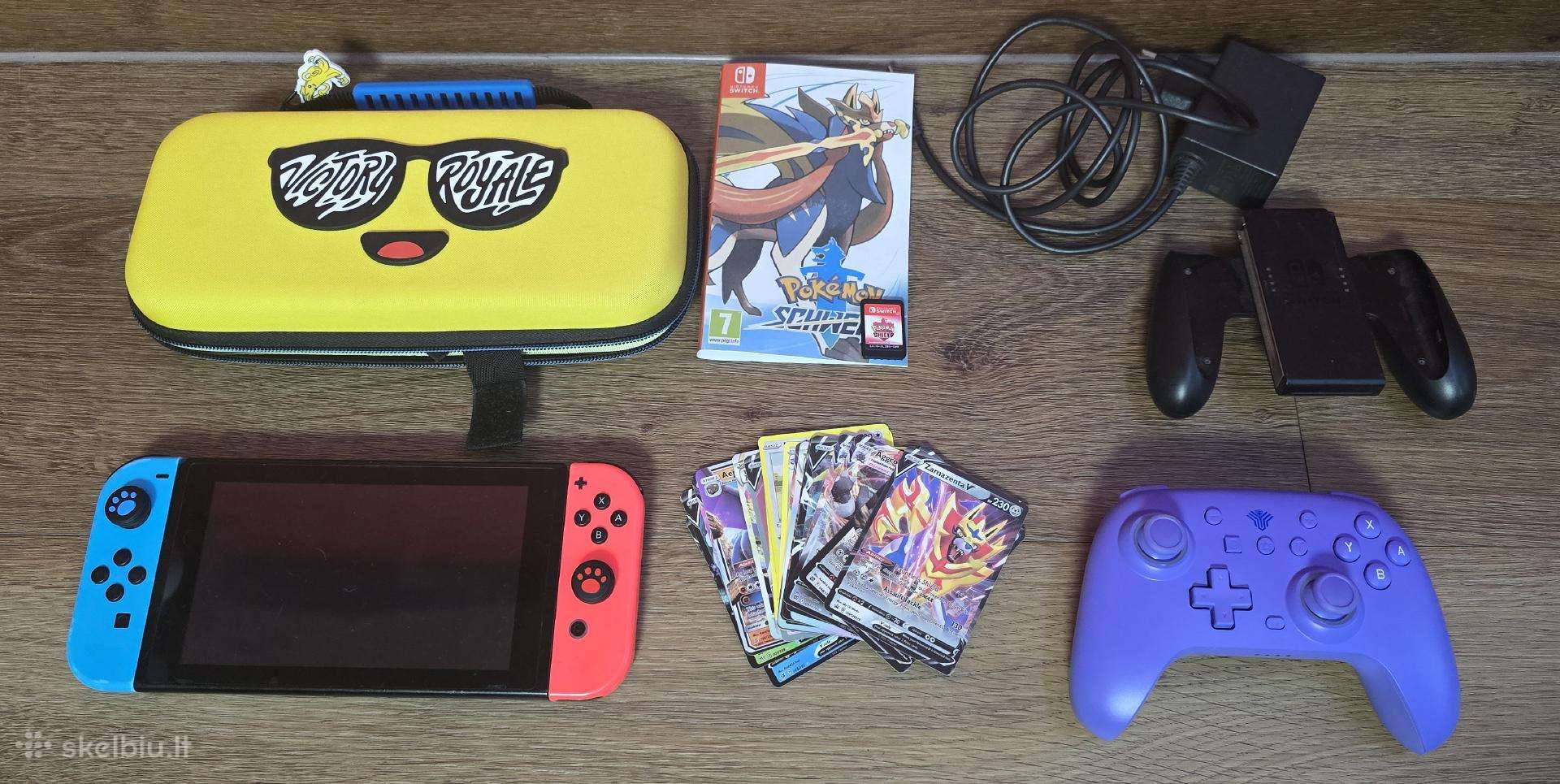 Nintendo Switch su papildomais dalykeliais