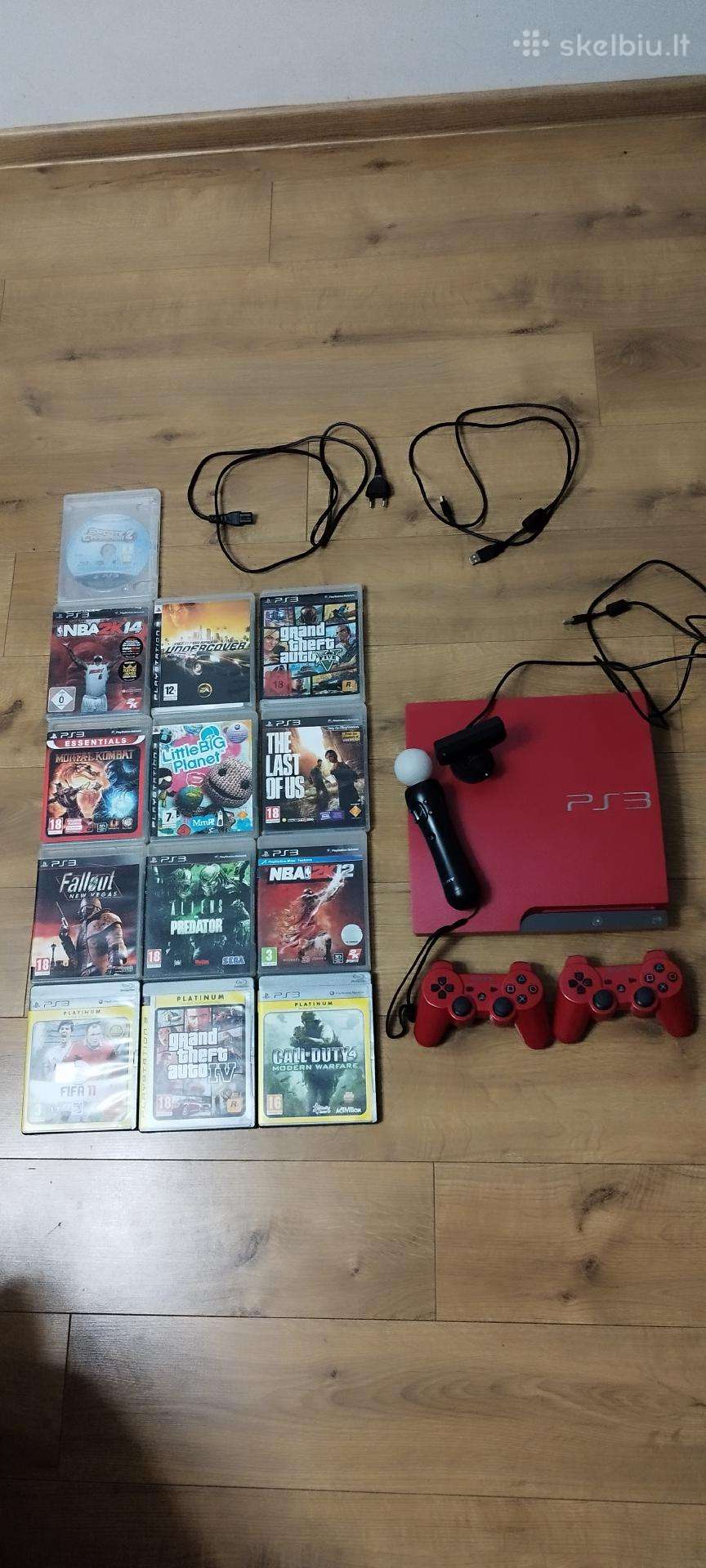PS3 Super Slim + 2 pulteliai, kamera ir žaidimai