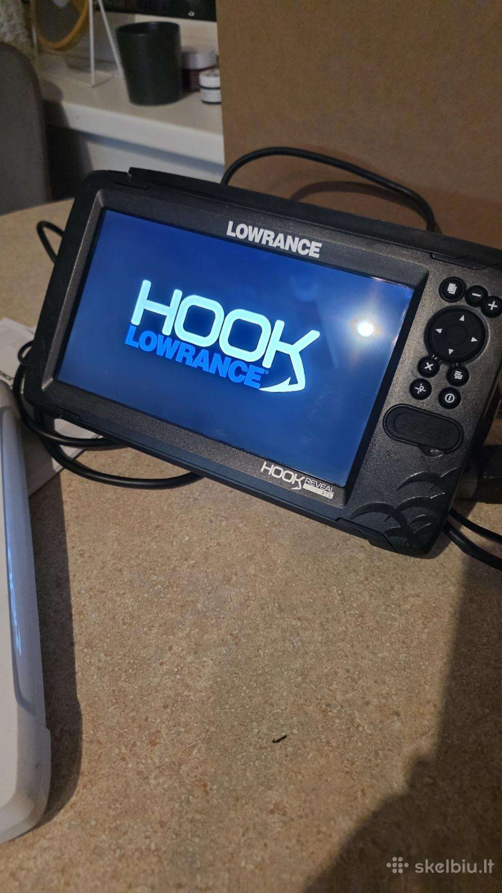 Lowrance hook reveal 9ts echolotas
