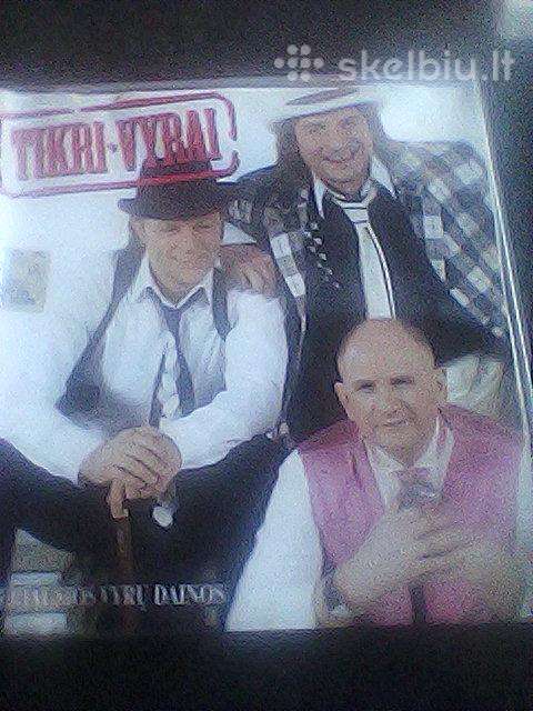 Lietuvos atlikėjų muzikiniai CD diskai,