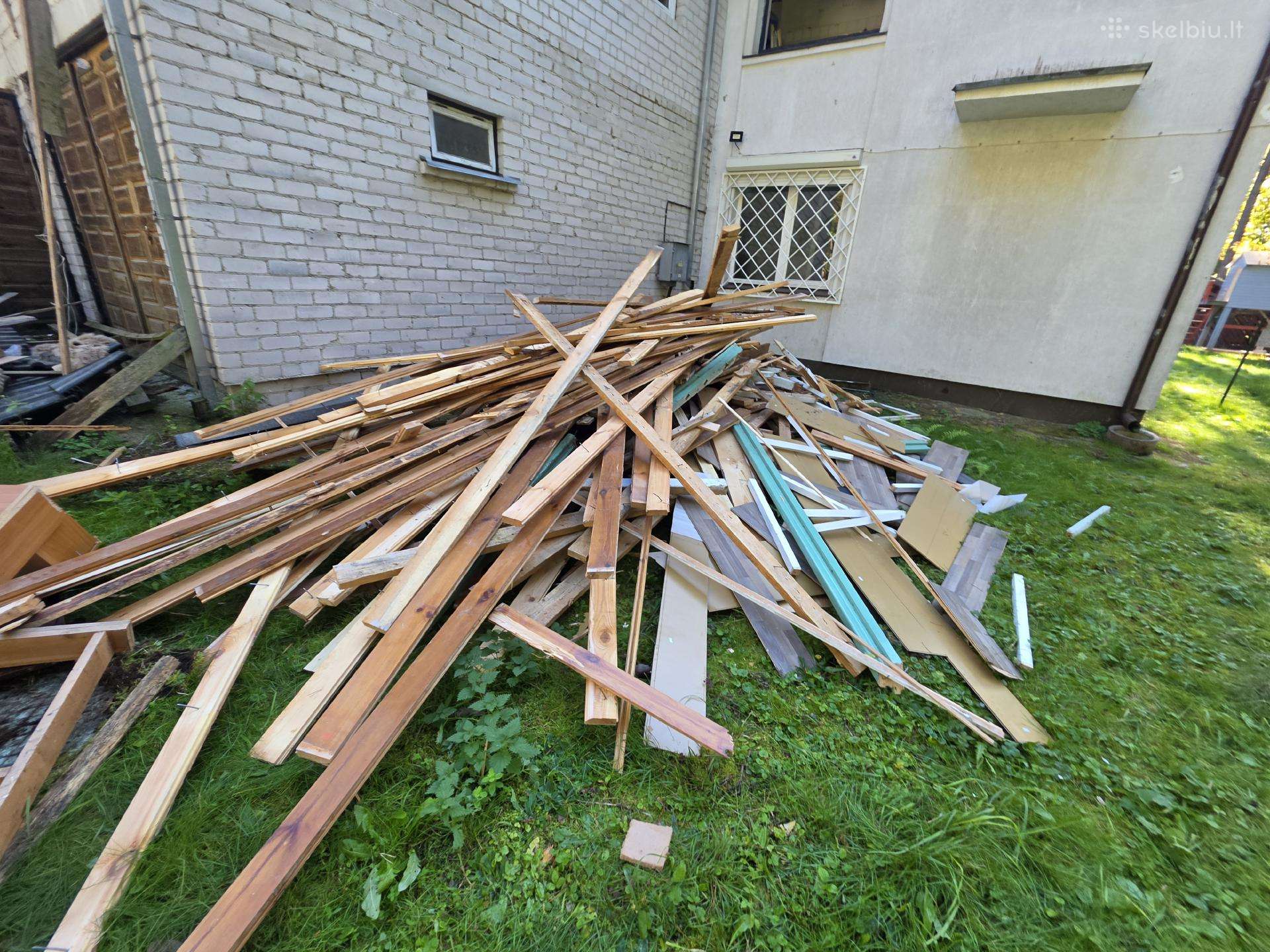 Atiduodama mediena, lentos, statybinė mediena