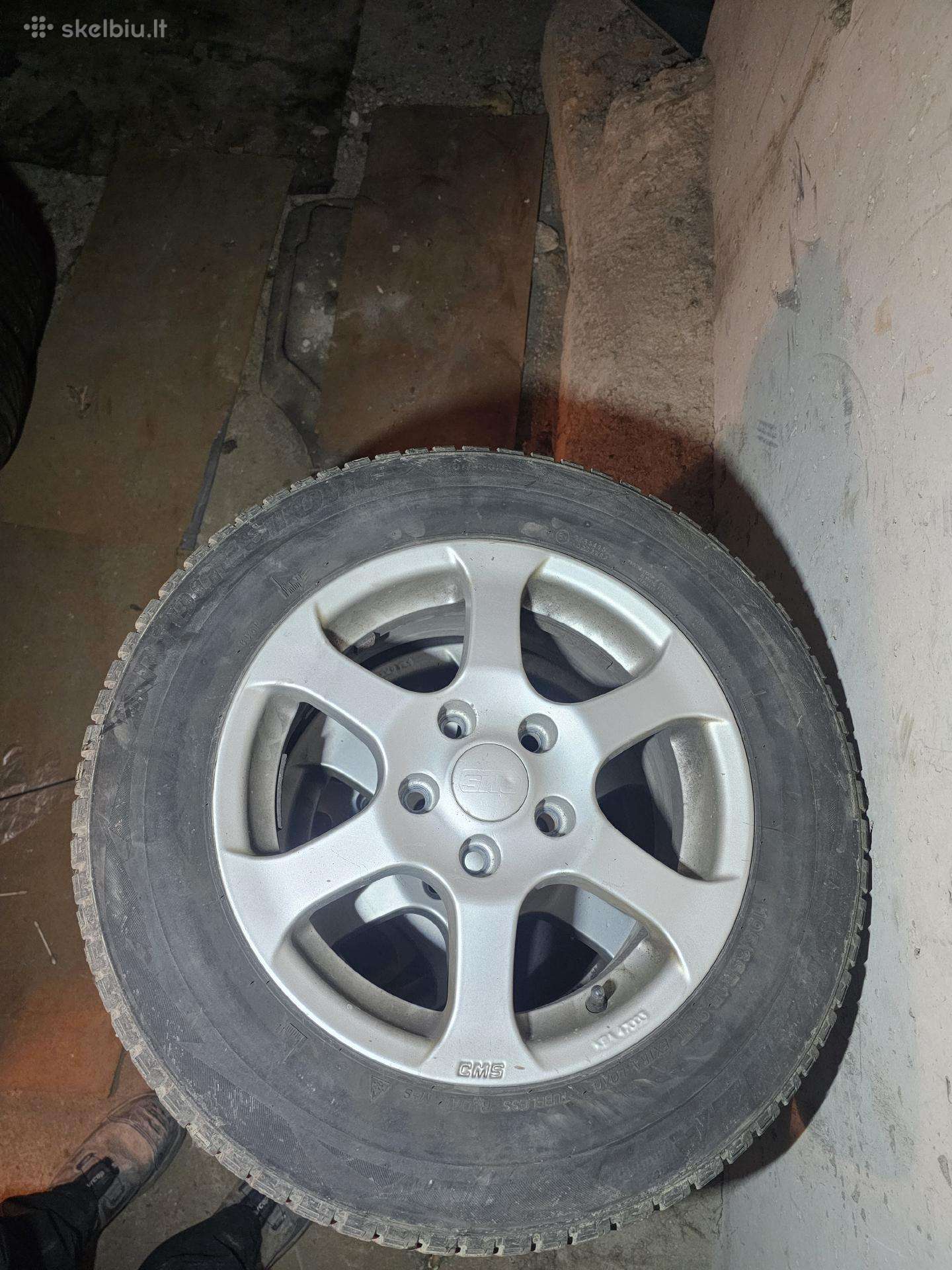 Bridgesrone r15 dygliutos su wv golf ratais