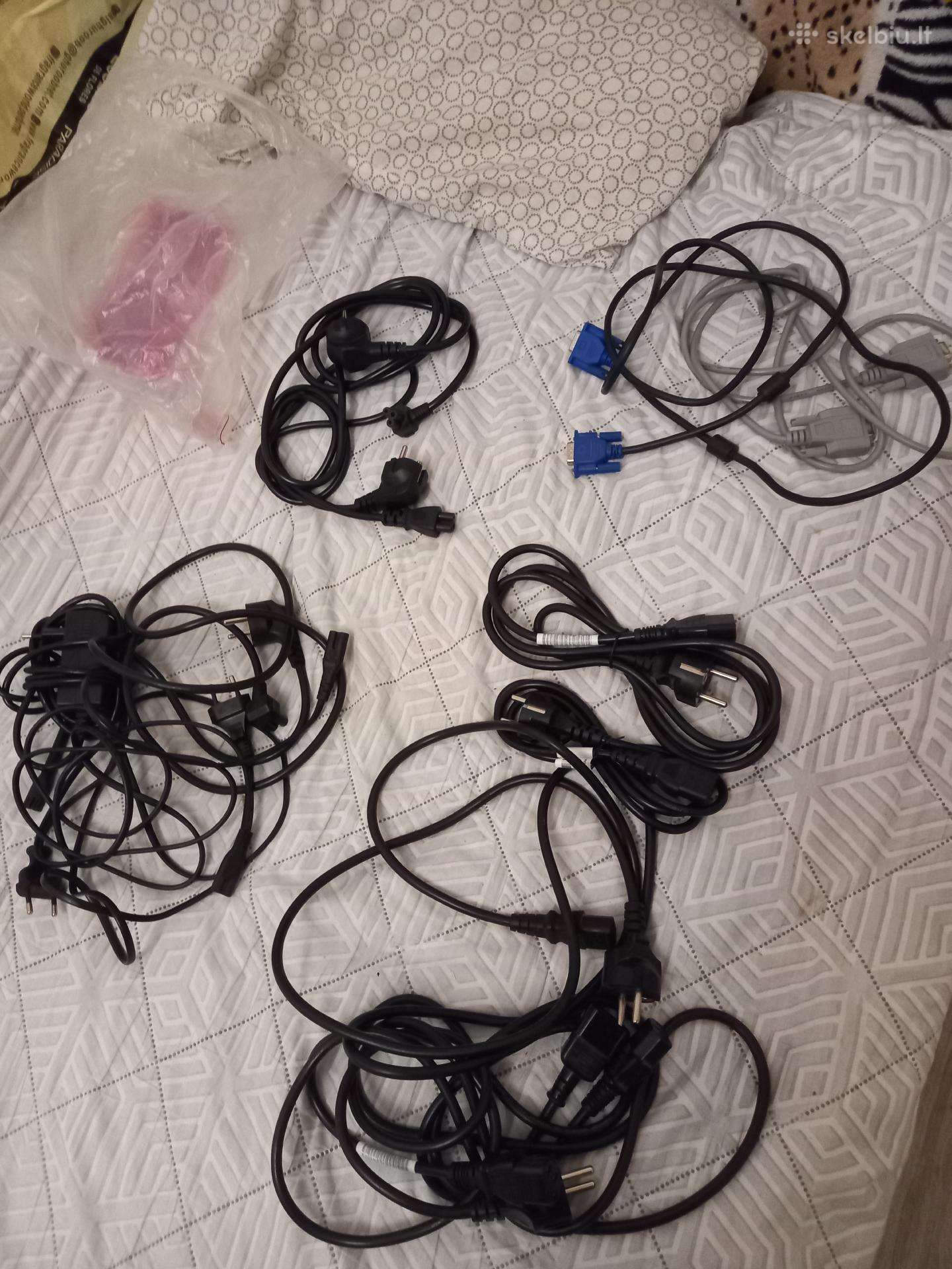 Įvairūs kompiuteriniai, TV maitinimo kabeliai ir