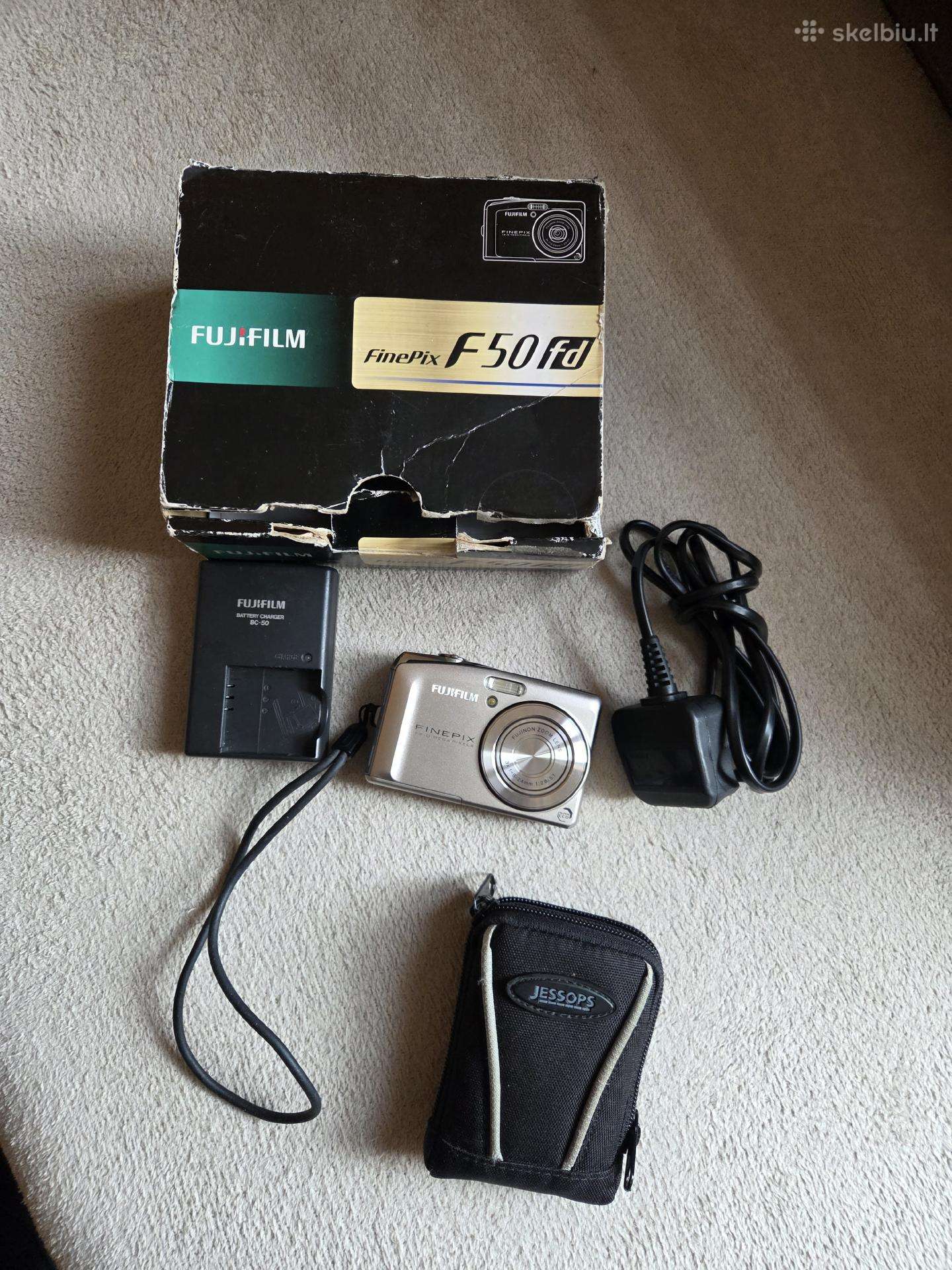 Fujifilm Finepix F50fd 12.0mp fotoaparatas + dėžė