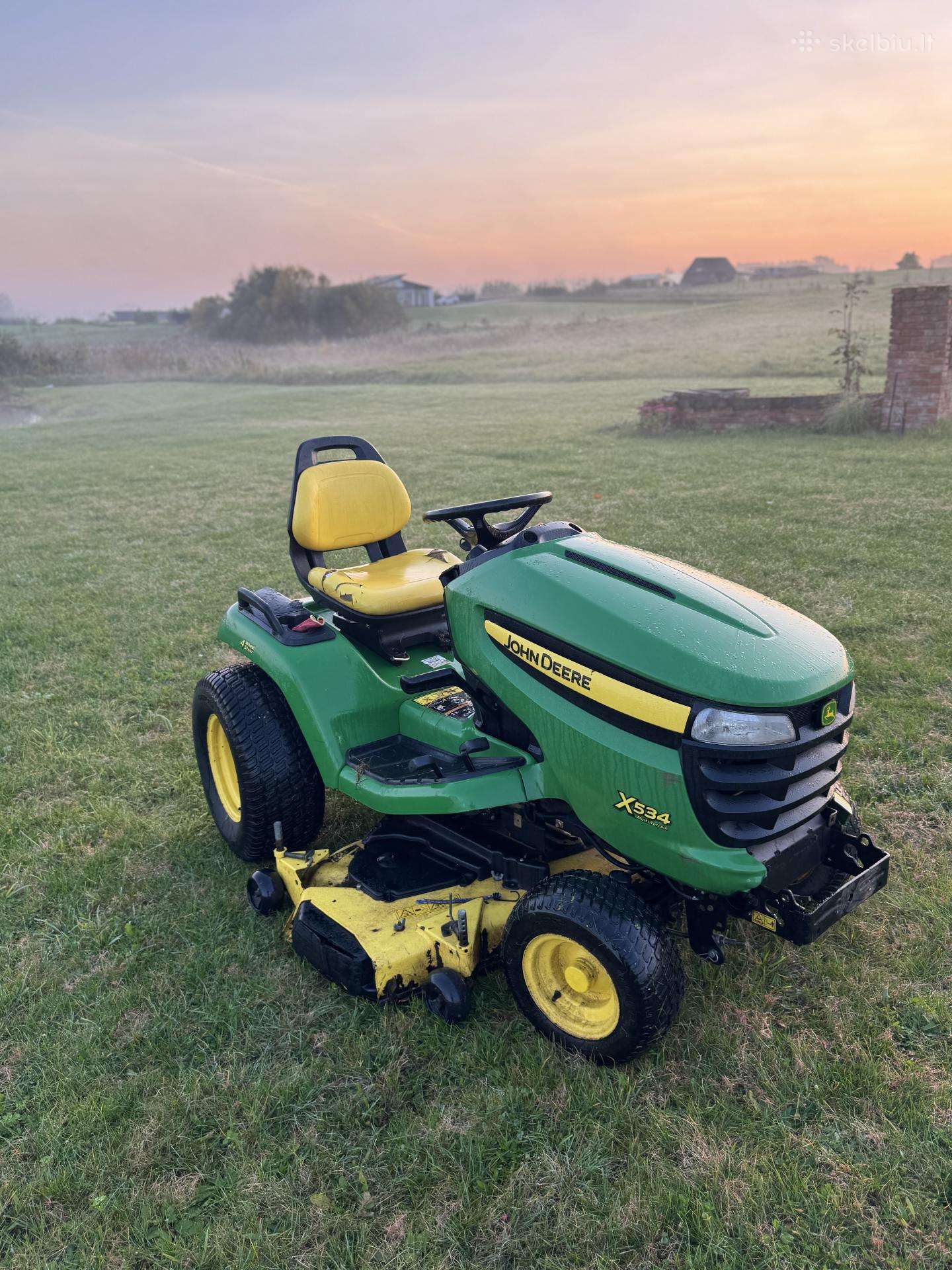 John Deere X534