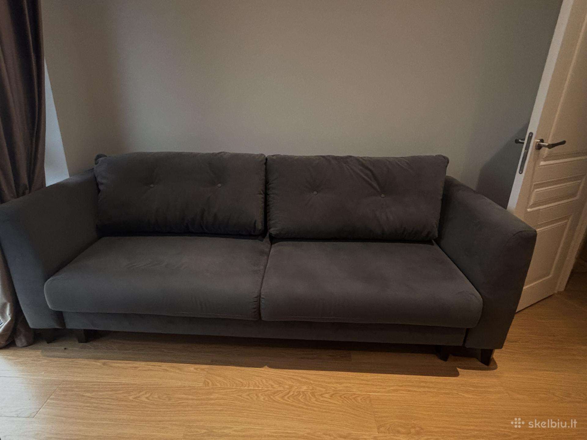 Tvarkinga ir patogi sofa-lova su patalynės dėže