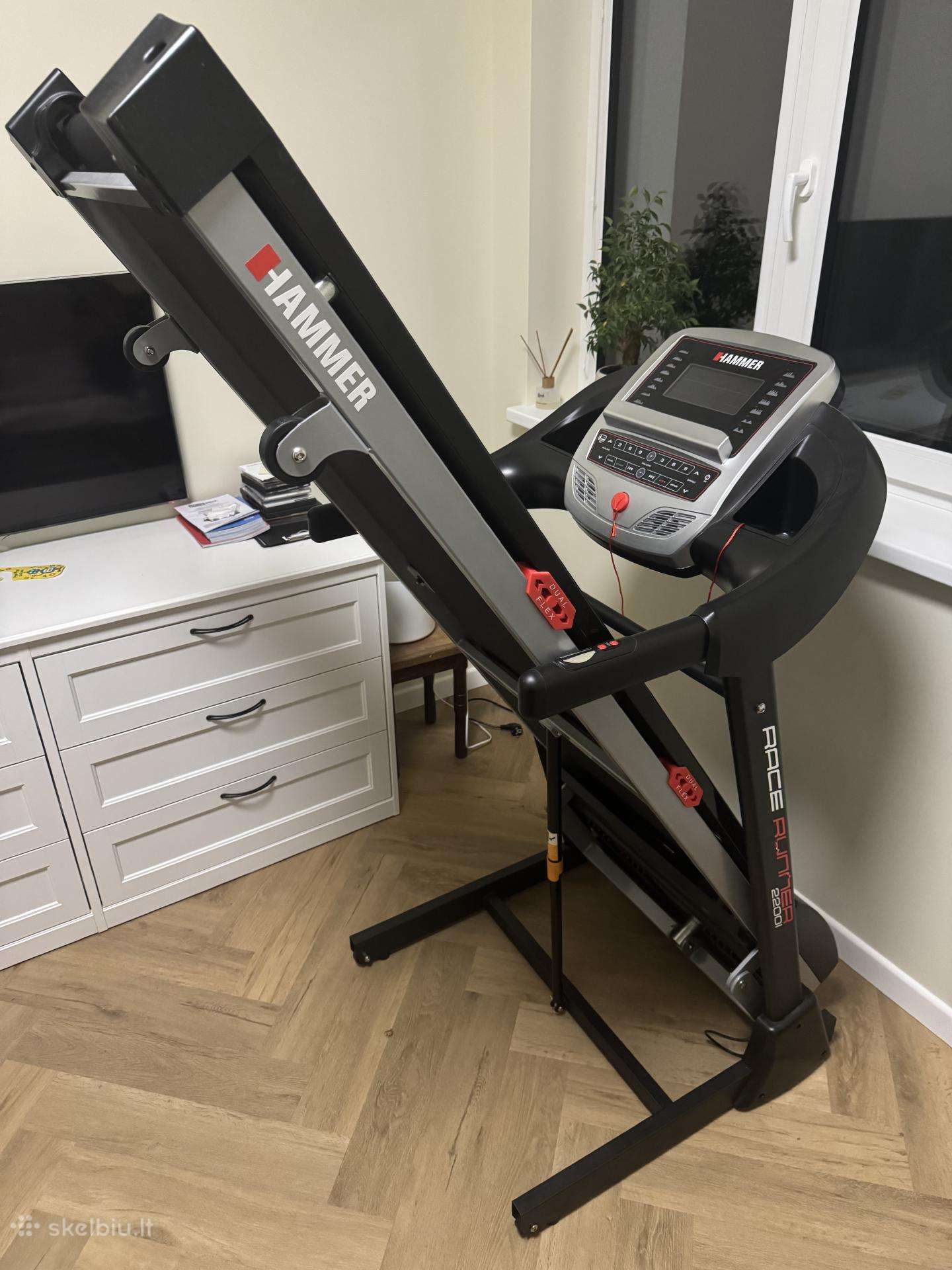 Hammer Race Runner 2200i – galingas bėgimo takelis
