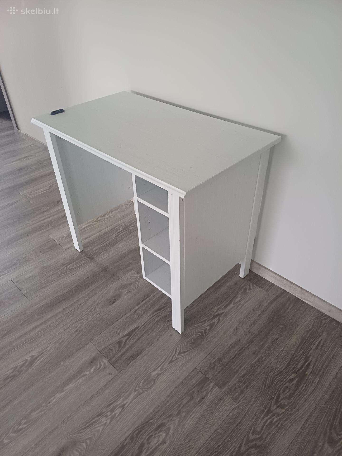 Rašomas stalas.naudotas