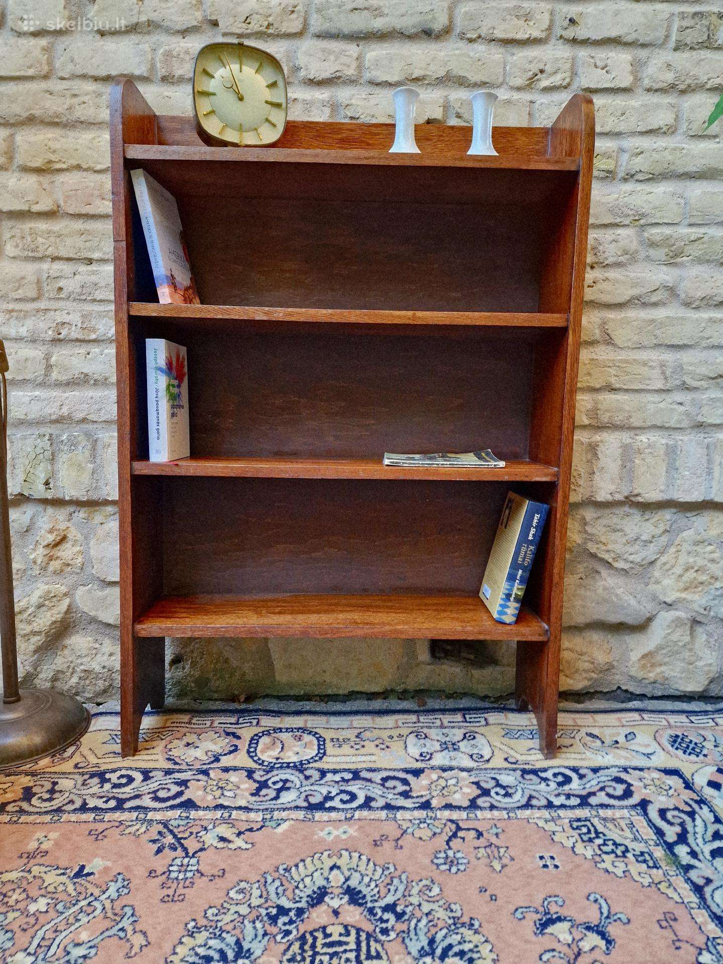 Vintažinė mid century deginto ąžuolo knygų lentyna