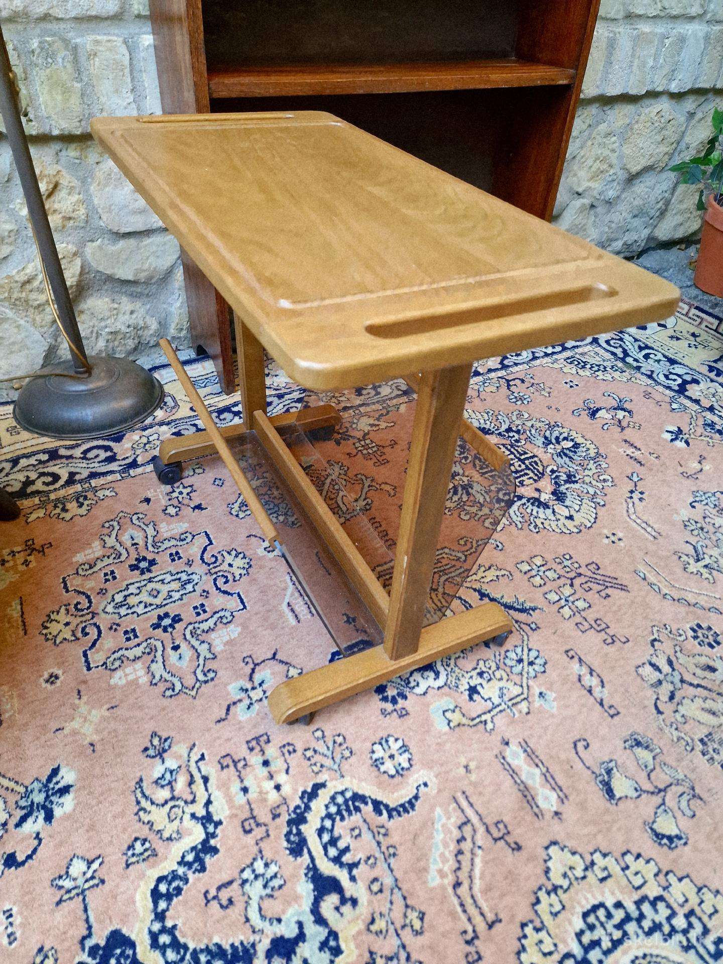 Vintažinis mid century staliukas/laikraštinė