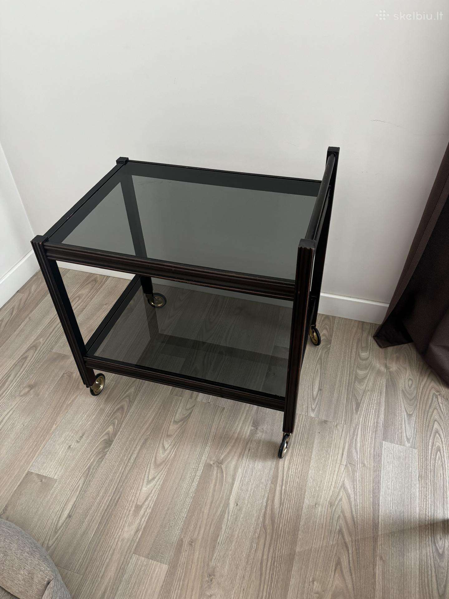 Mid century stiliaus serviravimo stalelis