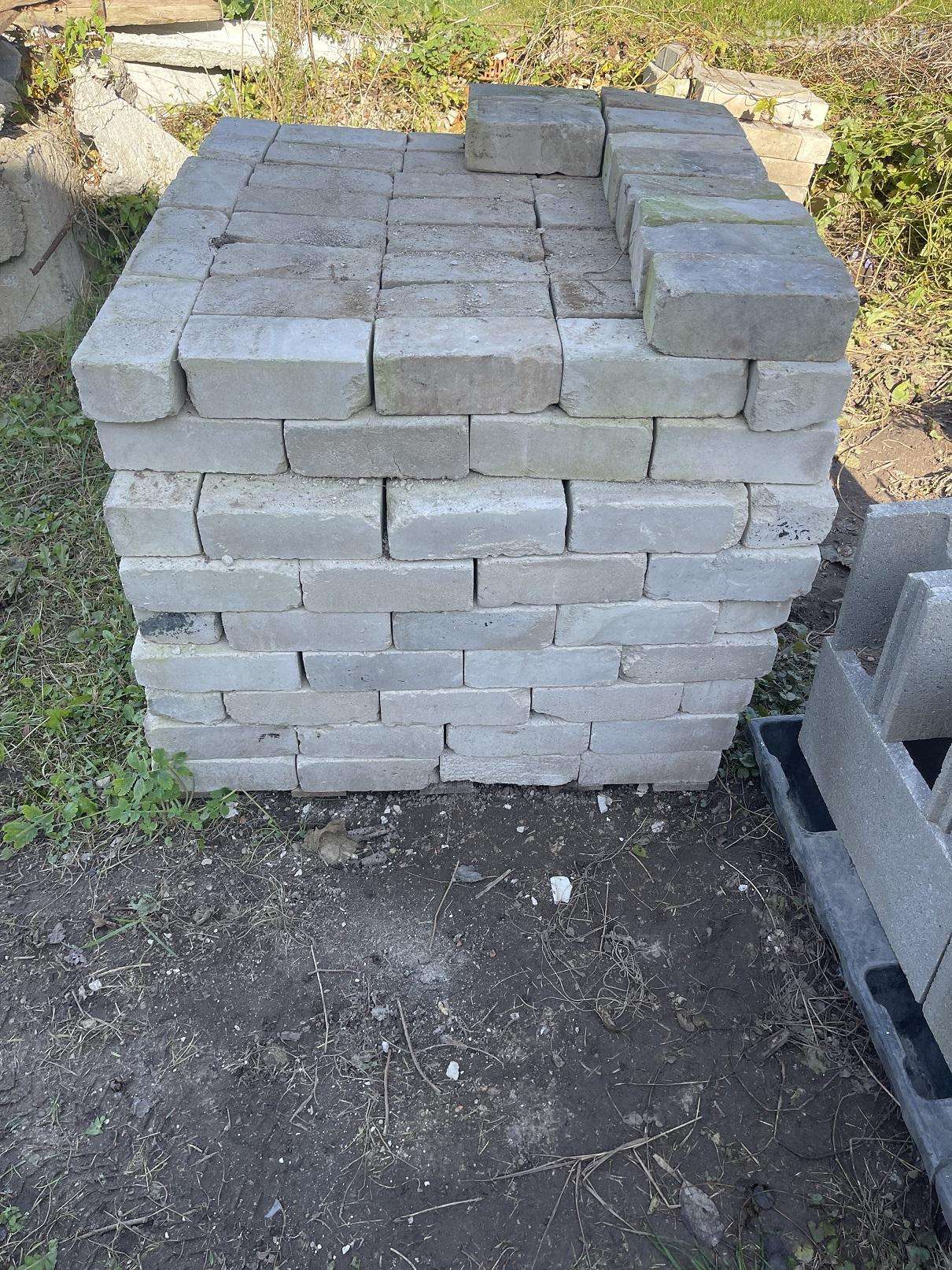 Dovanuoju baltas silikatines plytas 300 Vnt.
