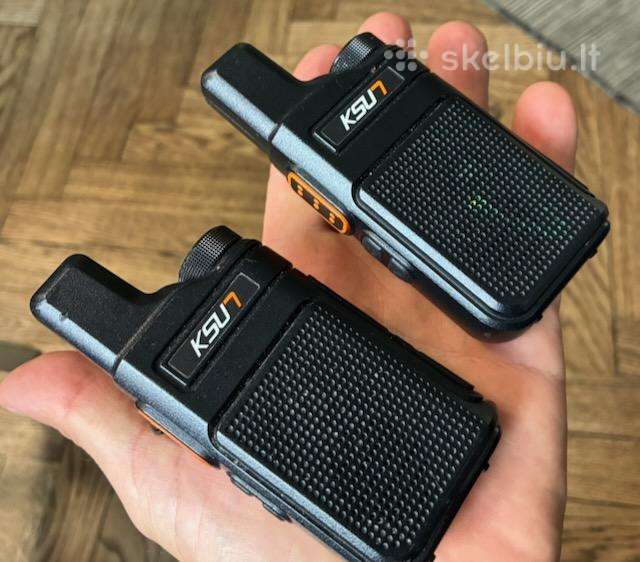 Dvi kompaktiškos racijos Ksun Xm6