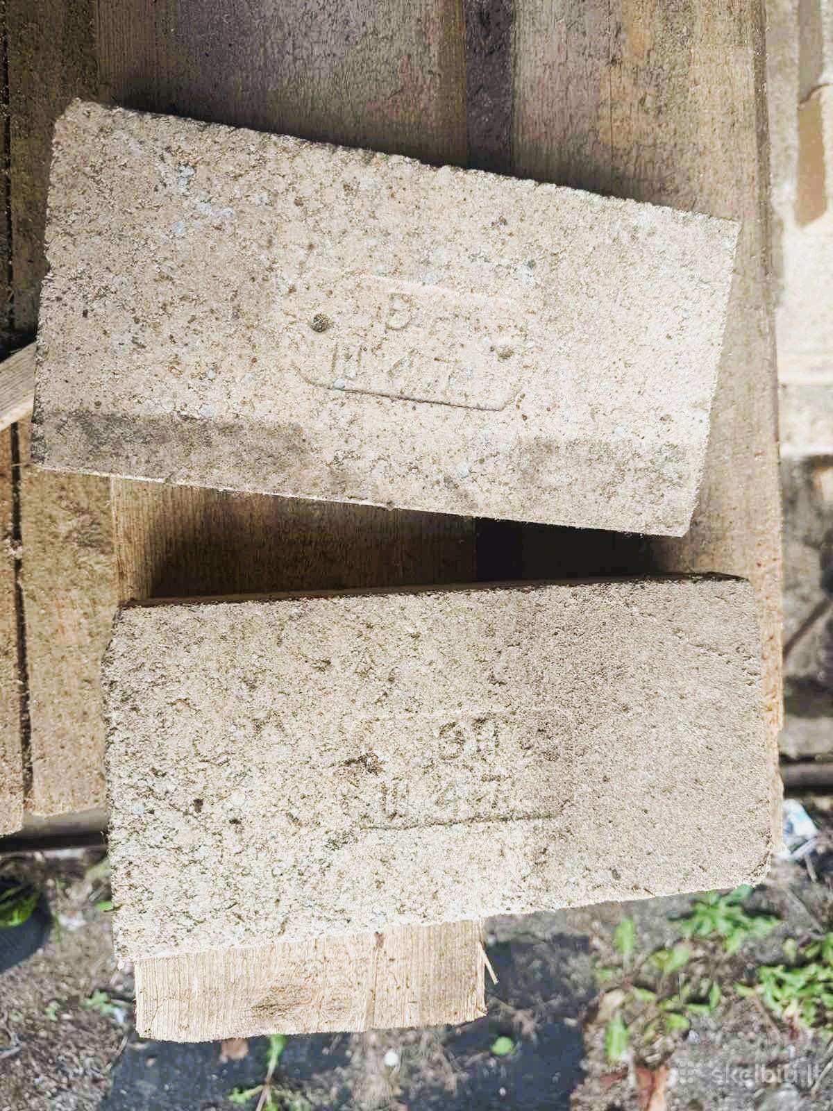 Šamotinės plytos, apie 250–300 vnt., Kaunas
