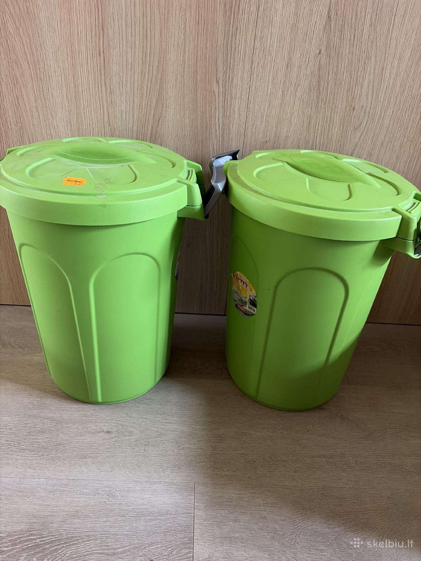 Dvi sandarios plastikinės dėžės