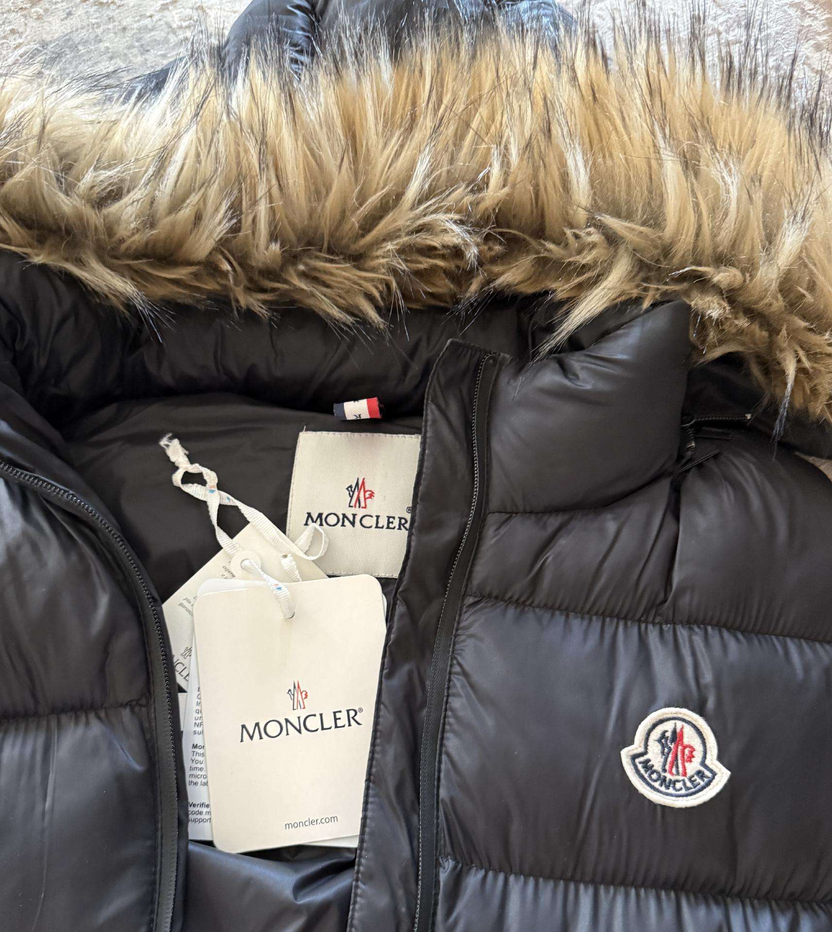 Moncler nauja liemenė su pilnu įpakavimu