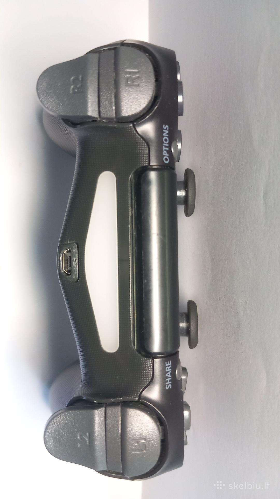 Playstation 4 (Ps4) žaidimų konsolė