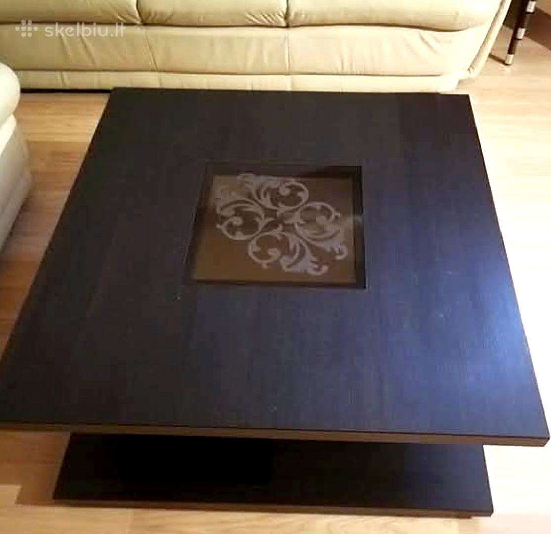 Žurnalinis staliukas su stiklo intarpu 90x90 cm
