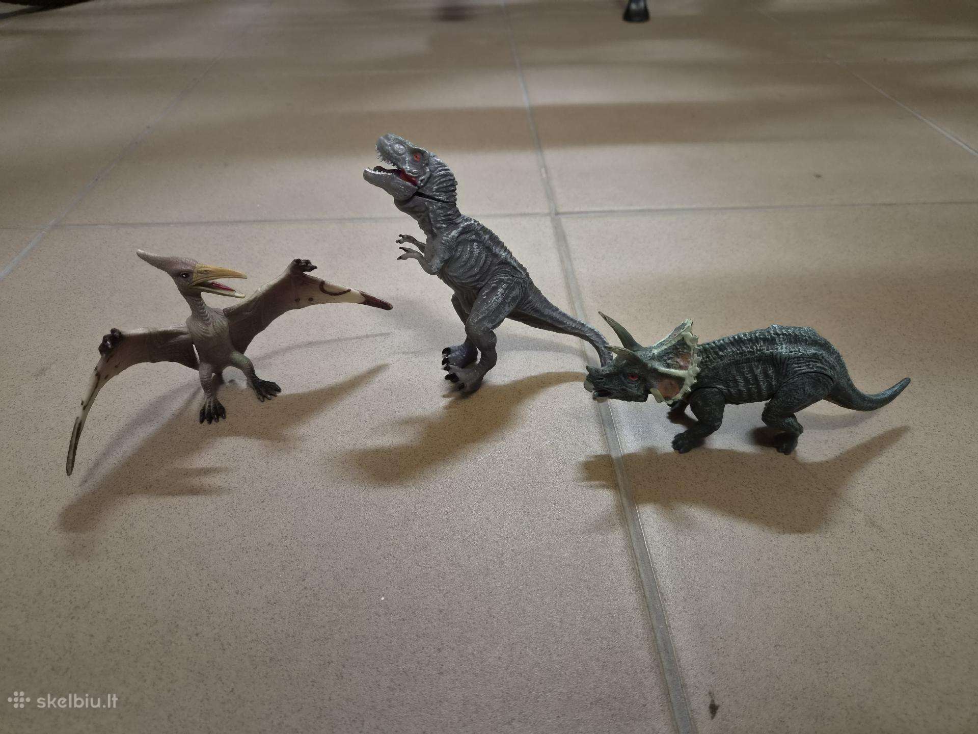 Dinozaurų figūrėlės