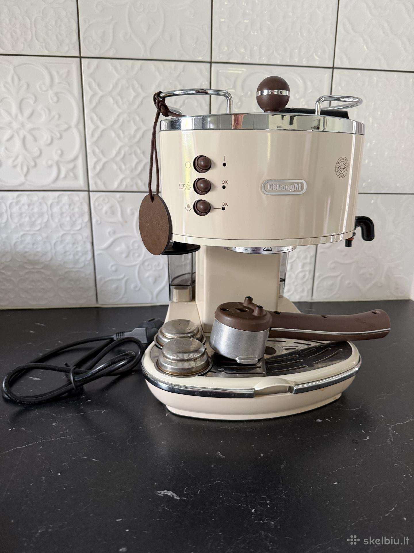 Pusiau automatinis delonhi kavos aparatas
