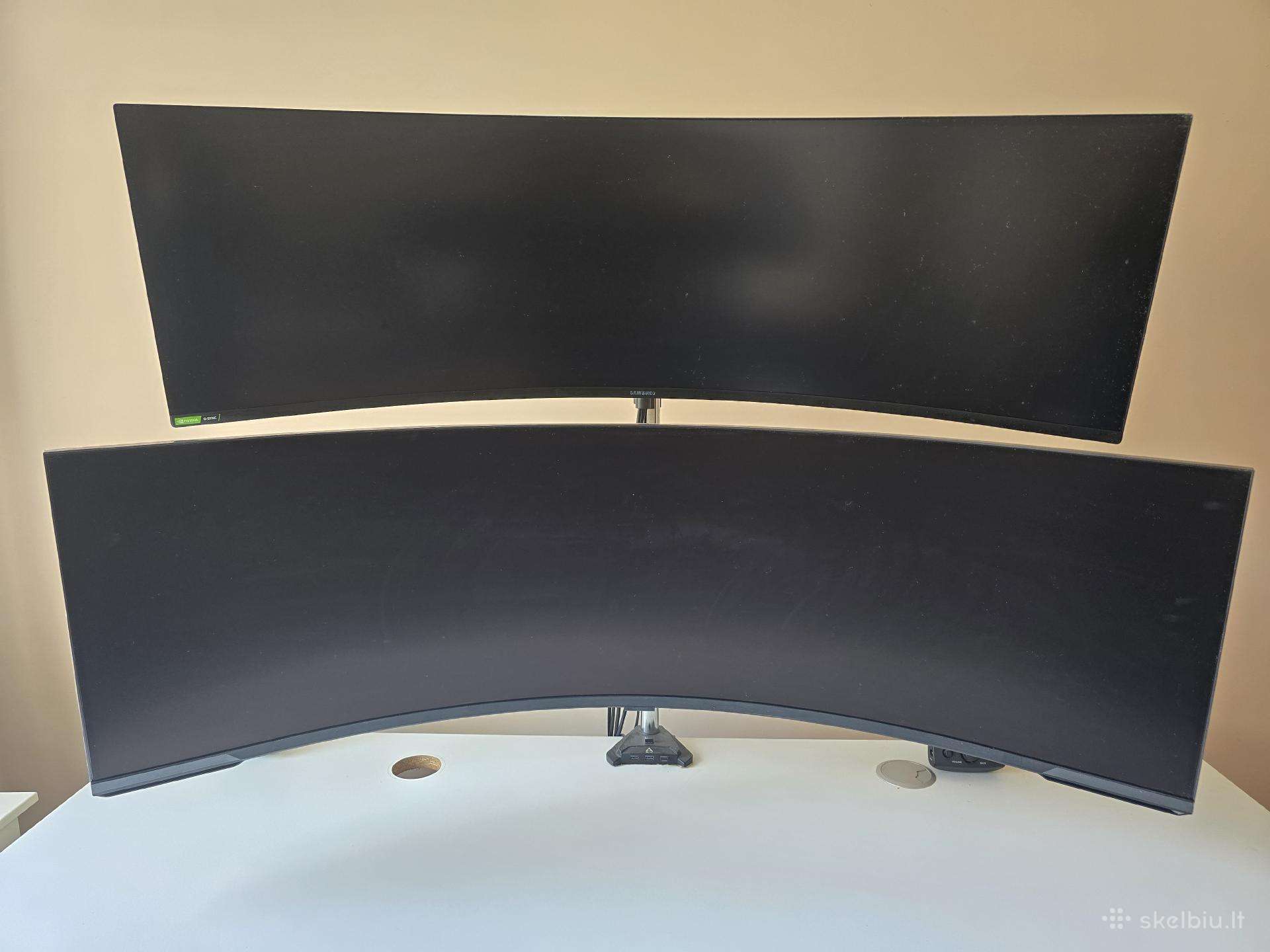 Dvigubas Samsung Odyssey monitorių komplektas