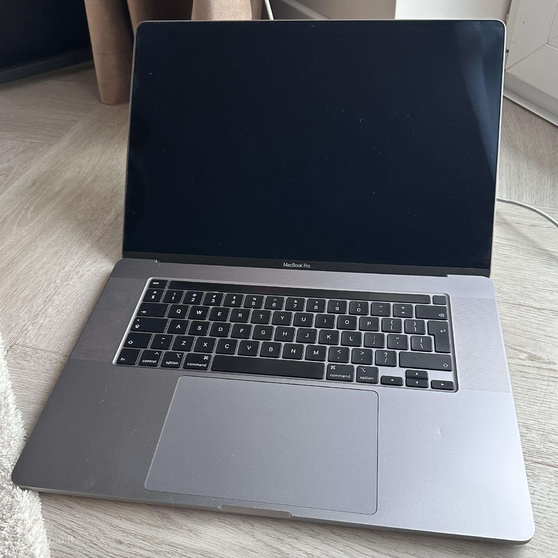 MacBook Pro 16 2019