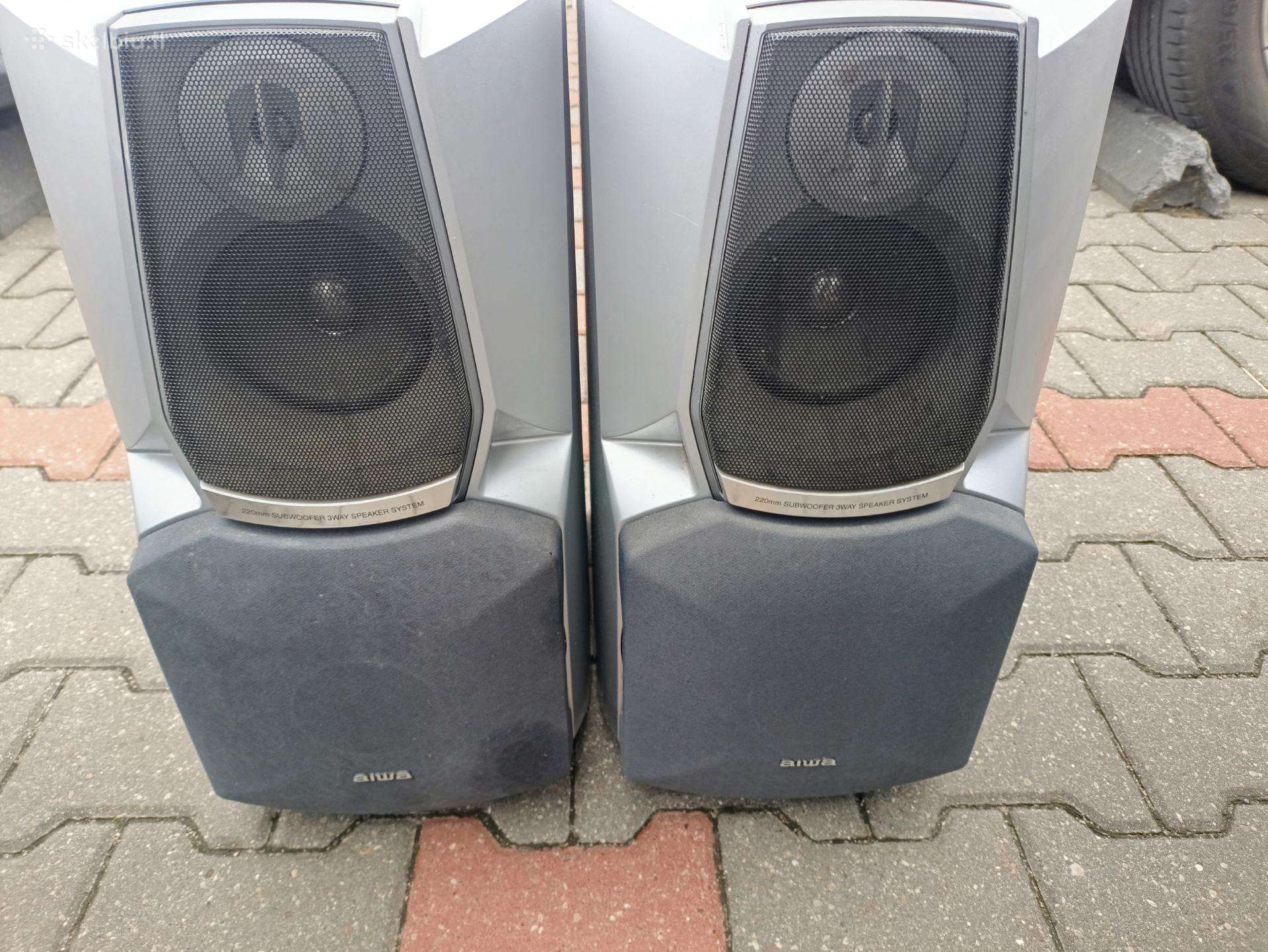 Gan galingos Aiwa kolonėlės su subu
