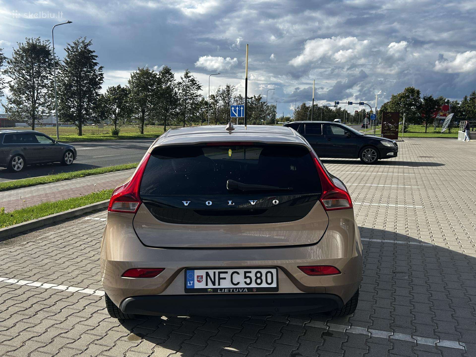 Volvo V40, 1.6 l., Хэтчбек