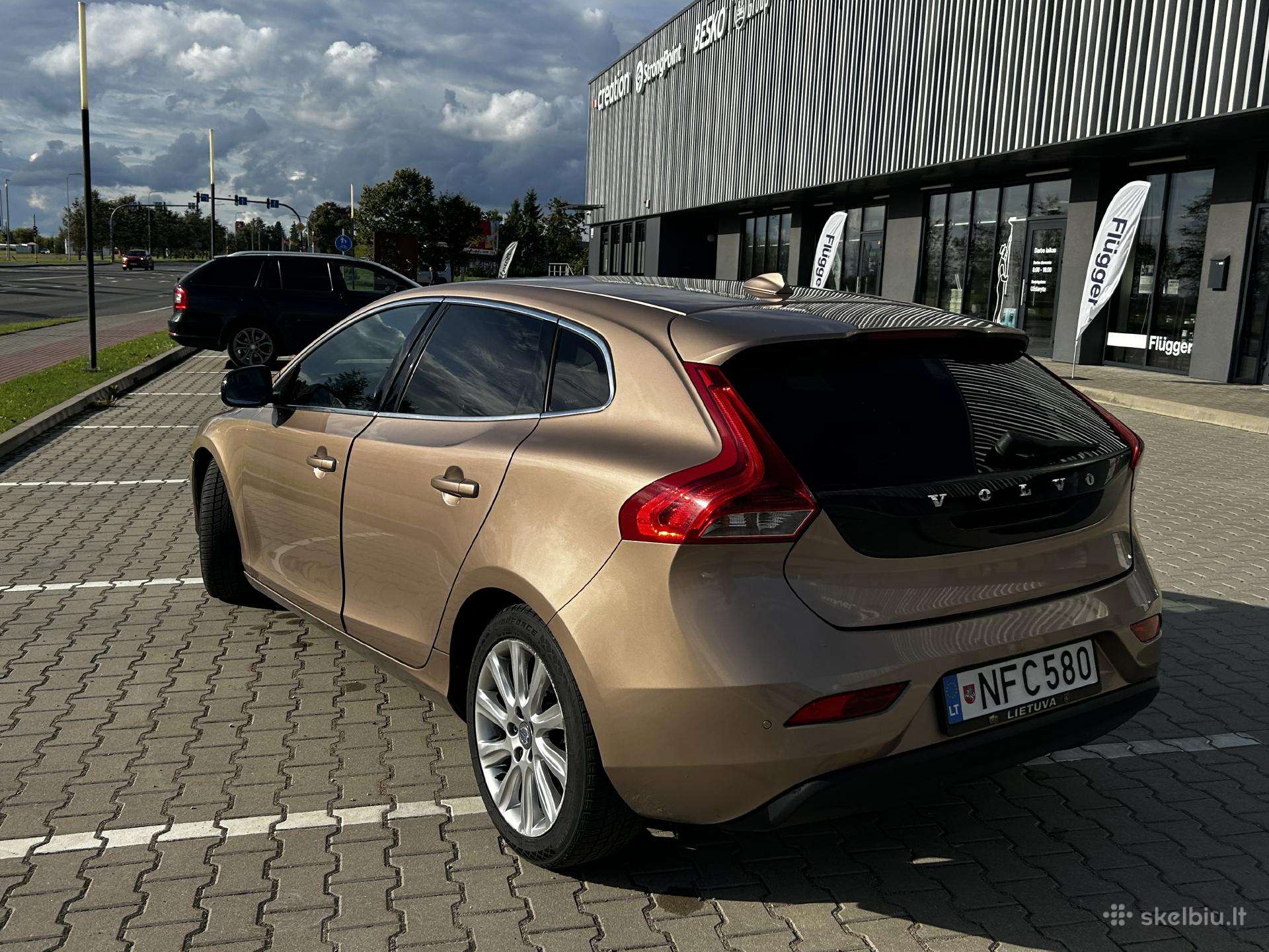 Volvo V40, 1.6 l., Хэтчбек