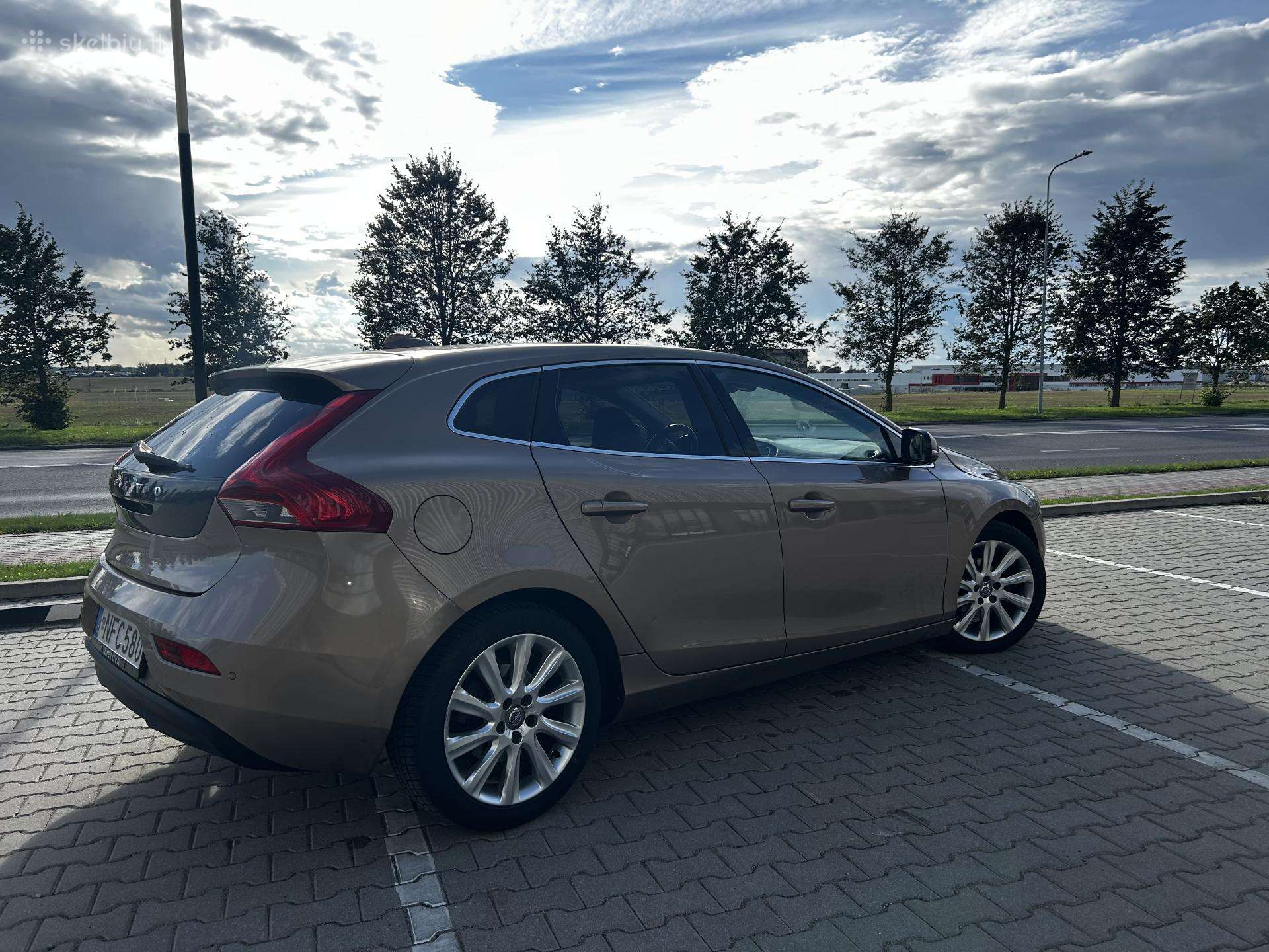 Volvo V40, 1.6 l., Хэтчбек
