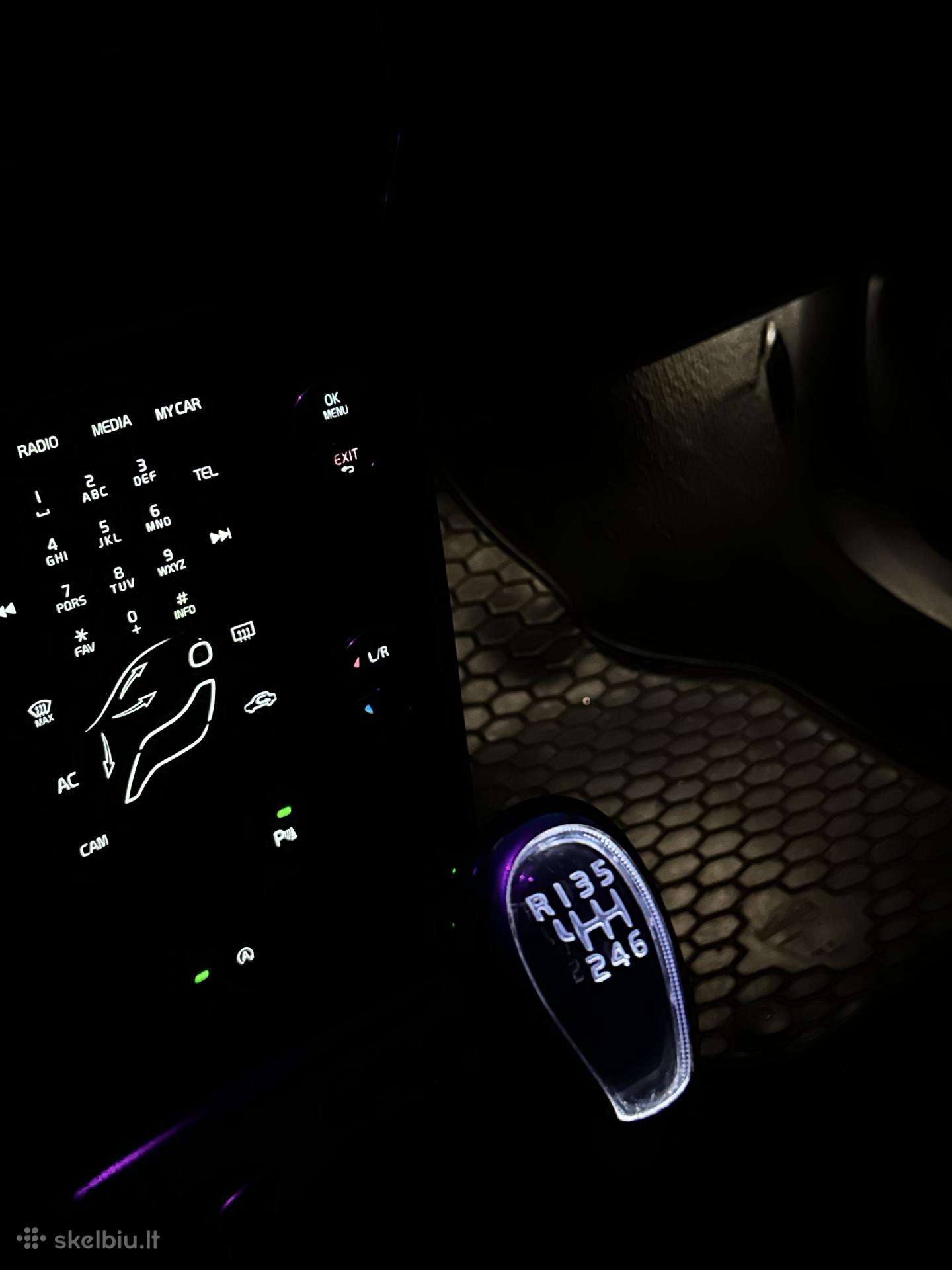 Volvo V40, 1.6 l., Хэтчбек