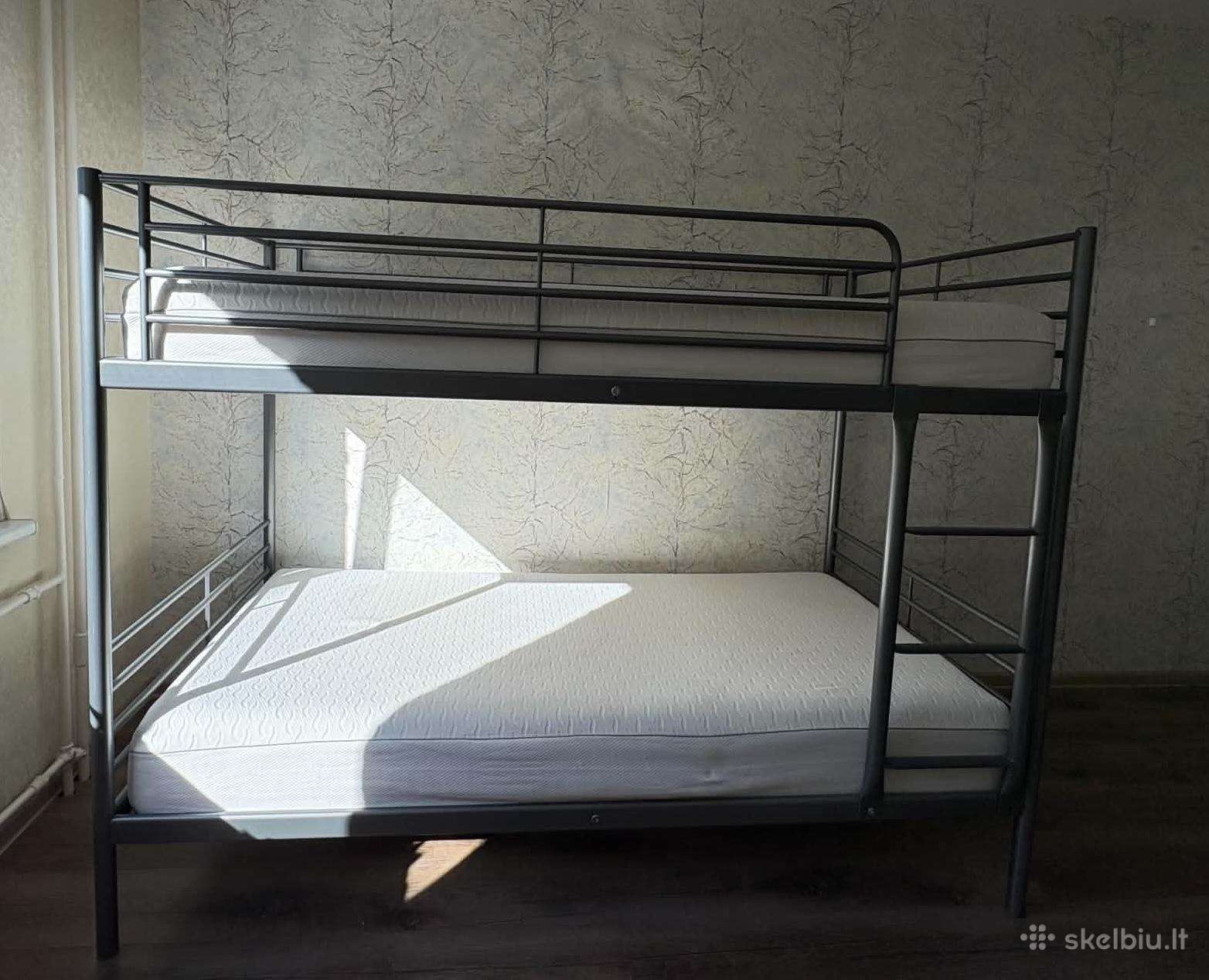 Parduodu dviaukštę Ikea lovą su čiužiniais