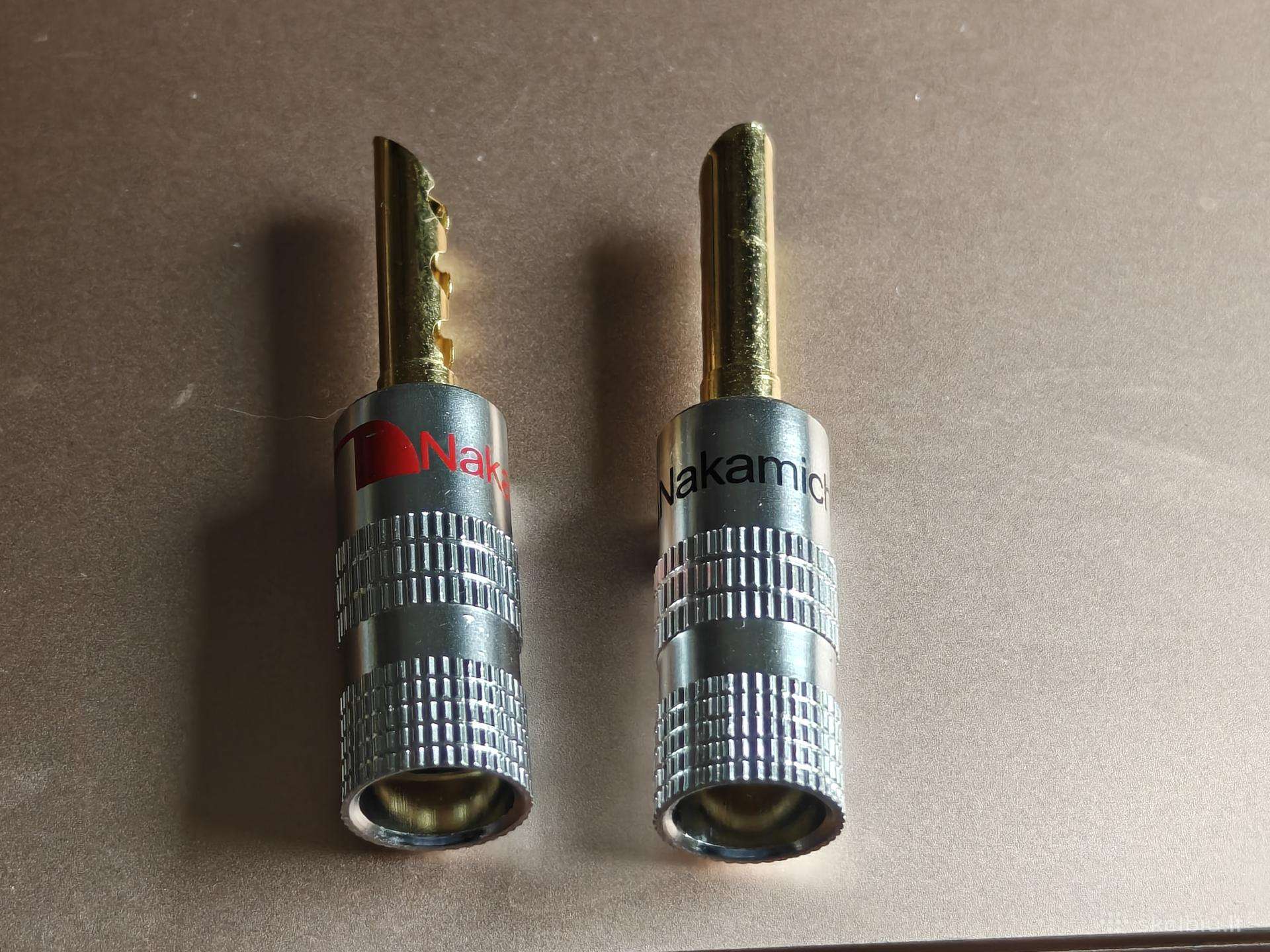 Nakamichi garso kolonėlių jungtys