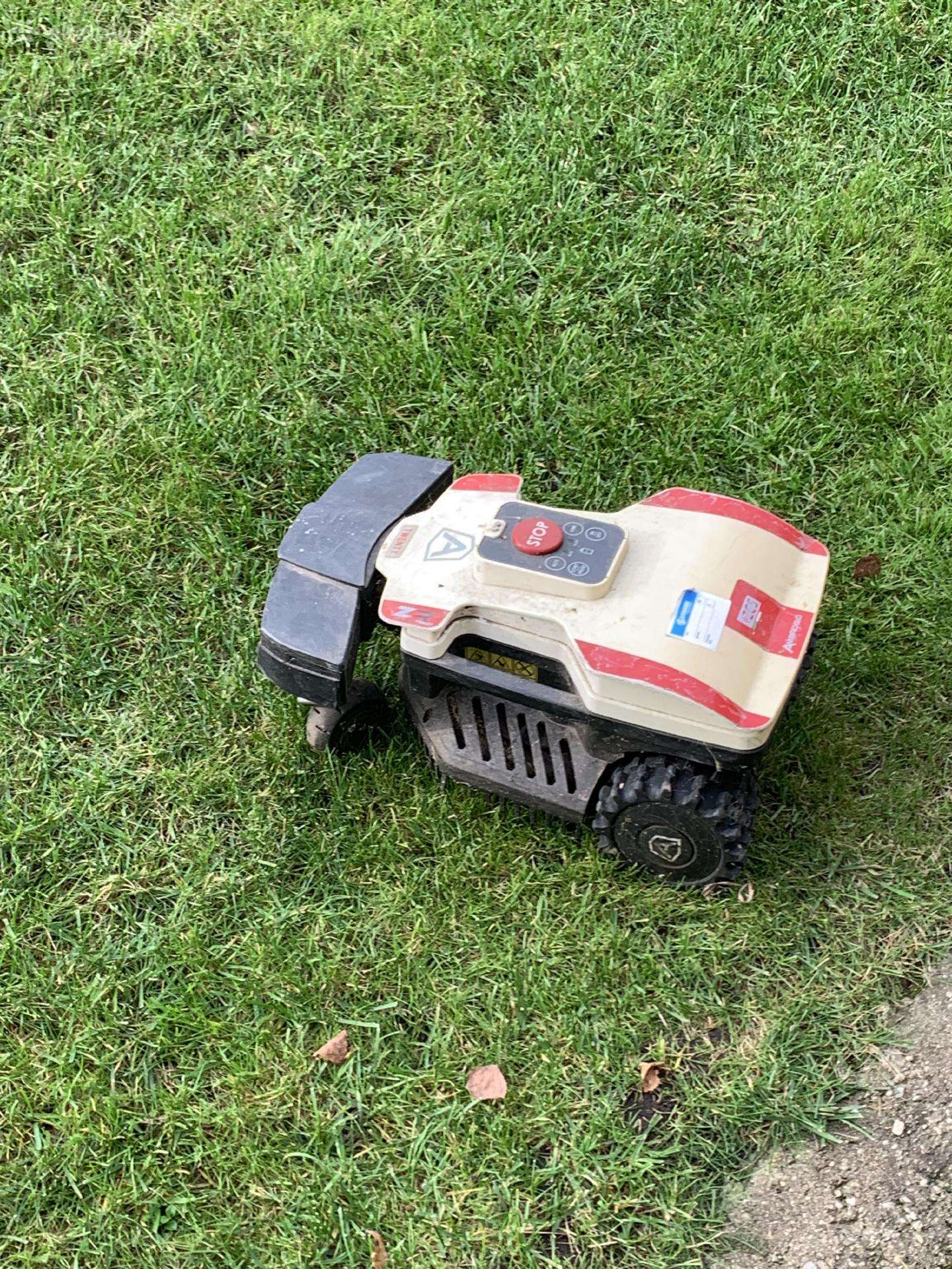 Vejos robotas Ambrogio Zr