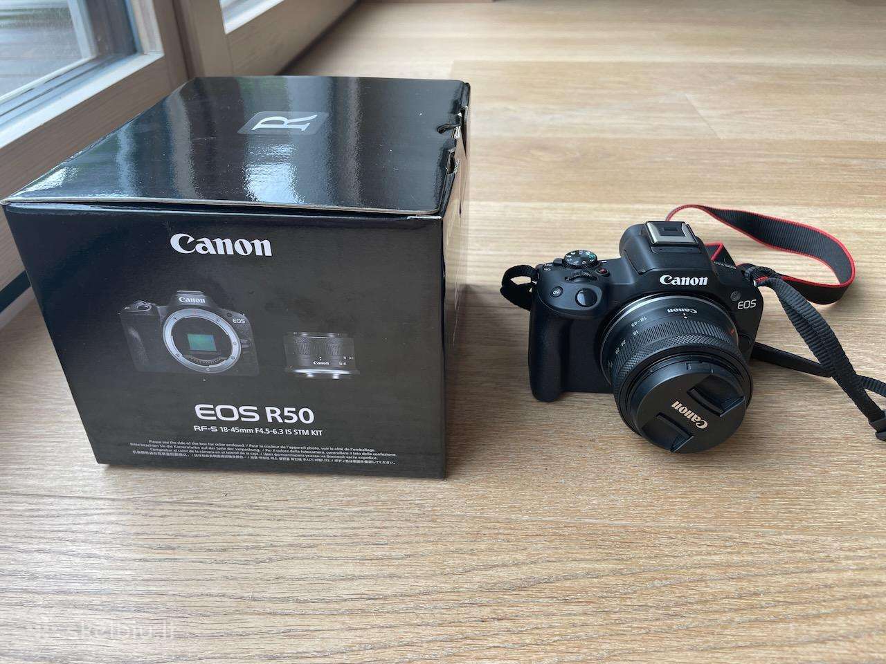 Canon EOS R50