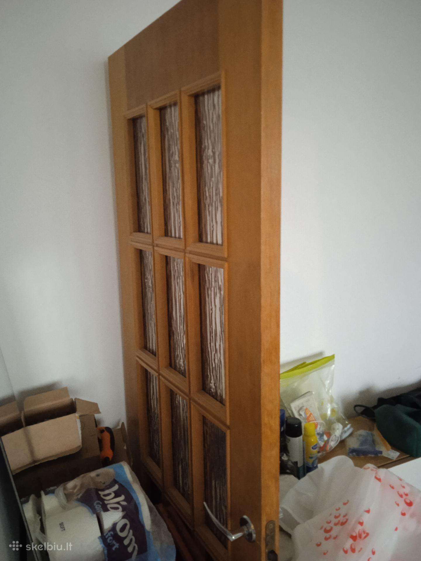 Kambario duris su stakta