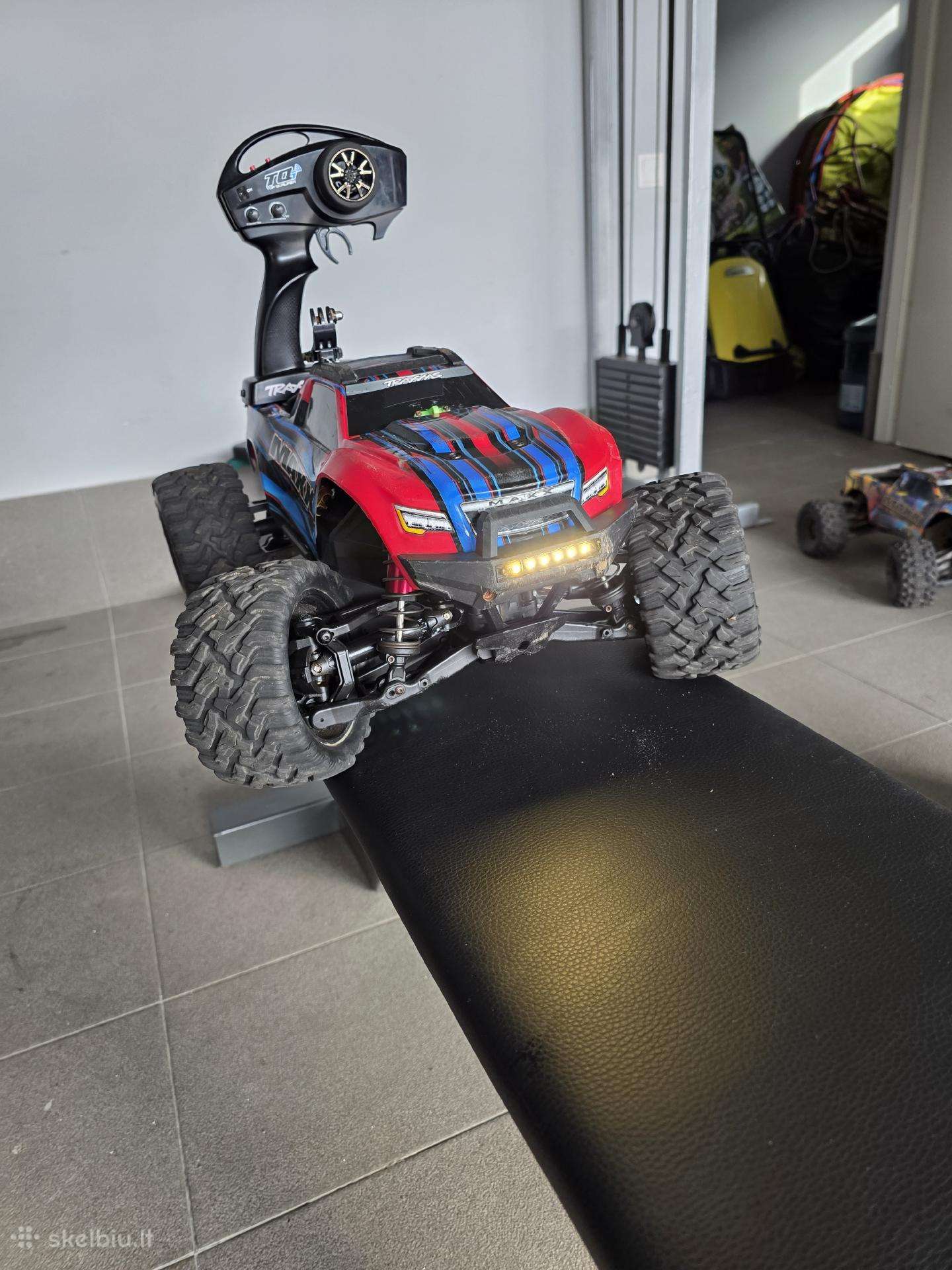 Traxxas maxx