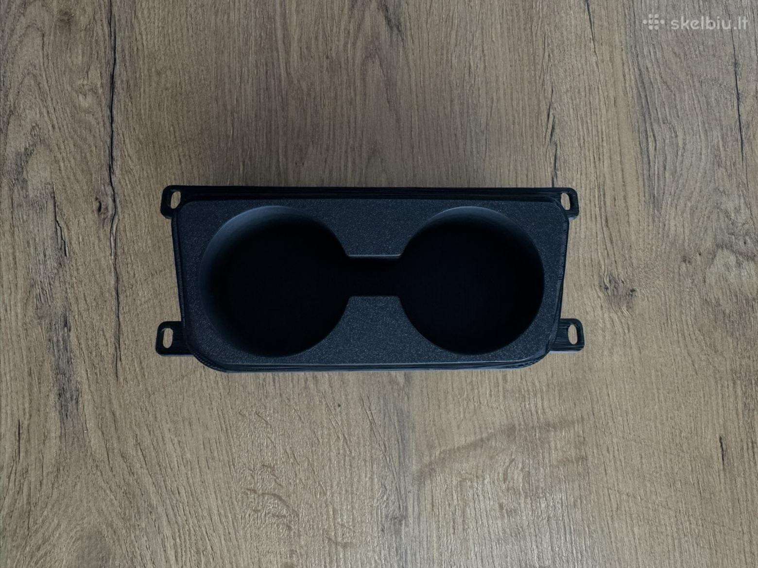E90 E91 cupholderis