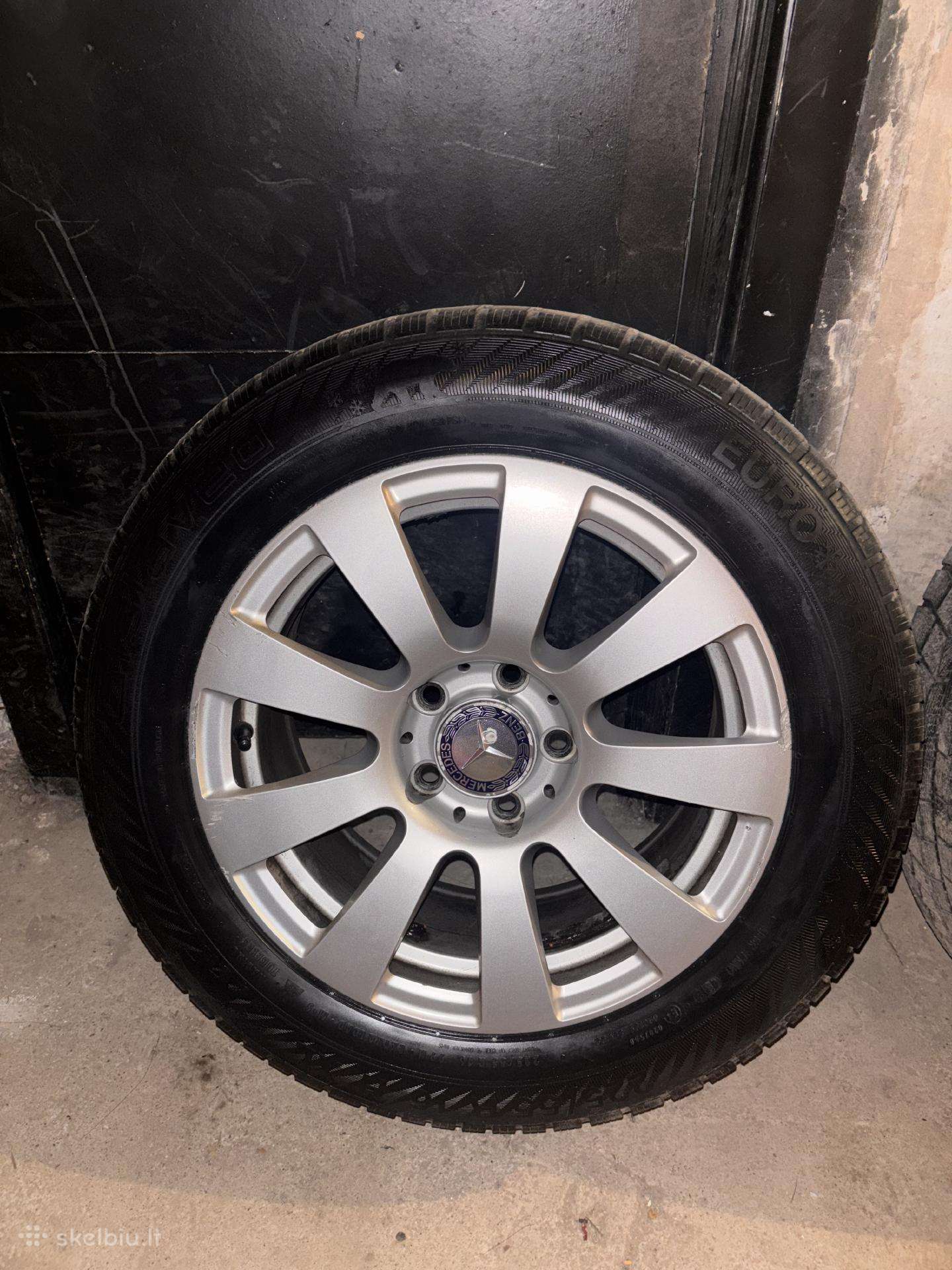 R16 ratlankiai su padangomis 225/55 R16.